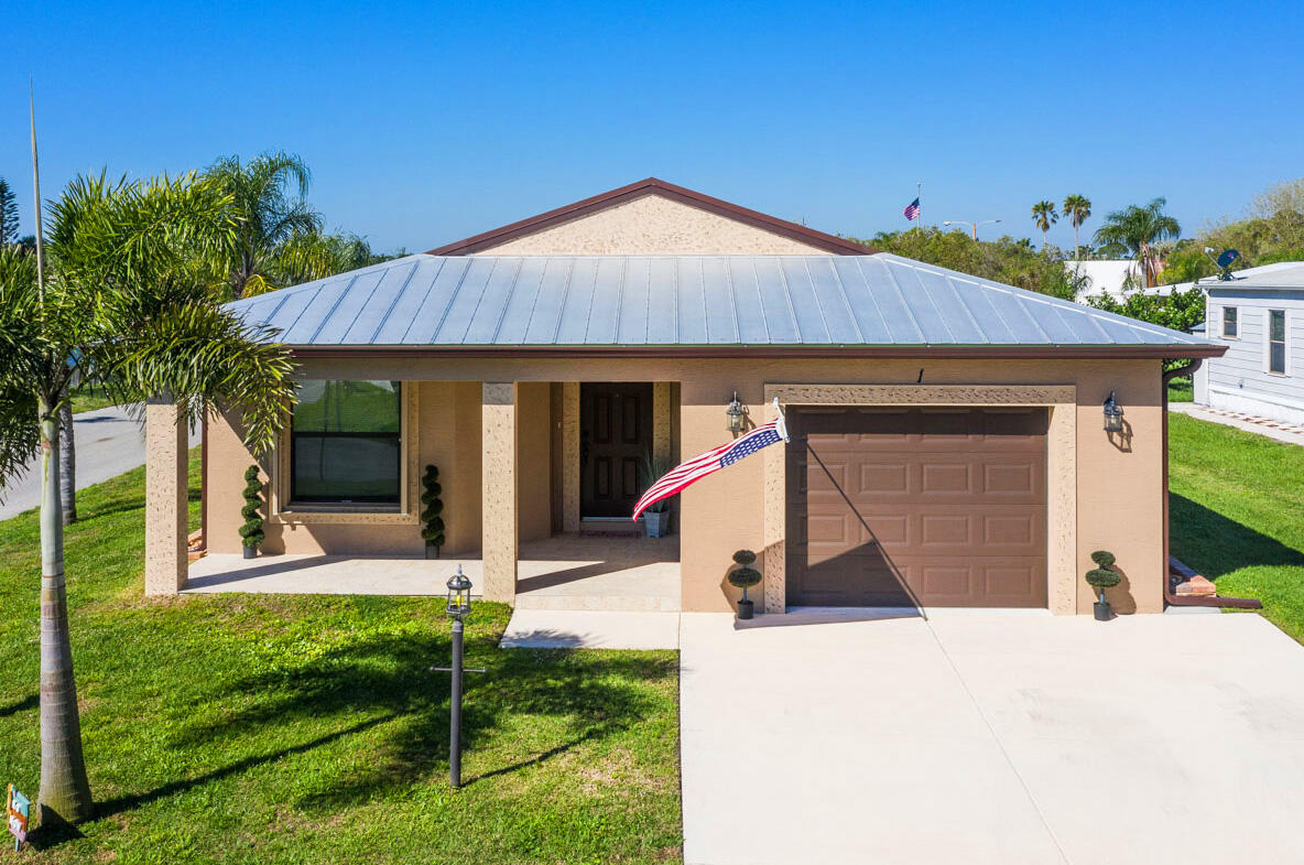 36 Alta Loma Property Photo 2