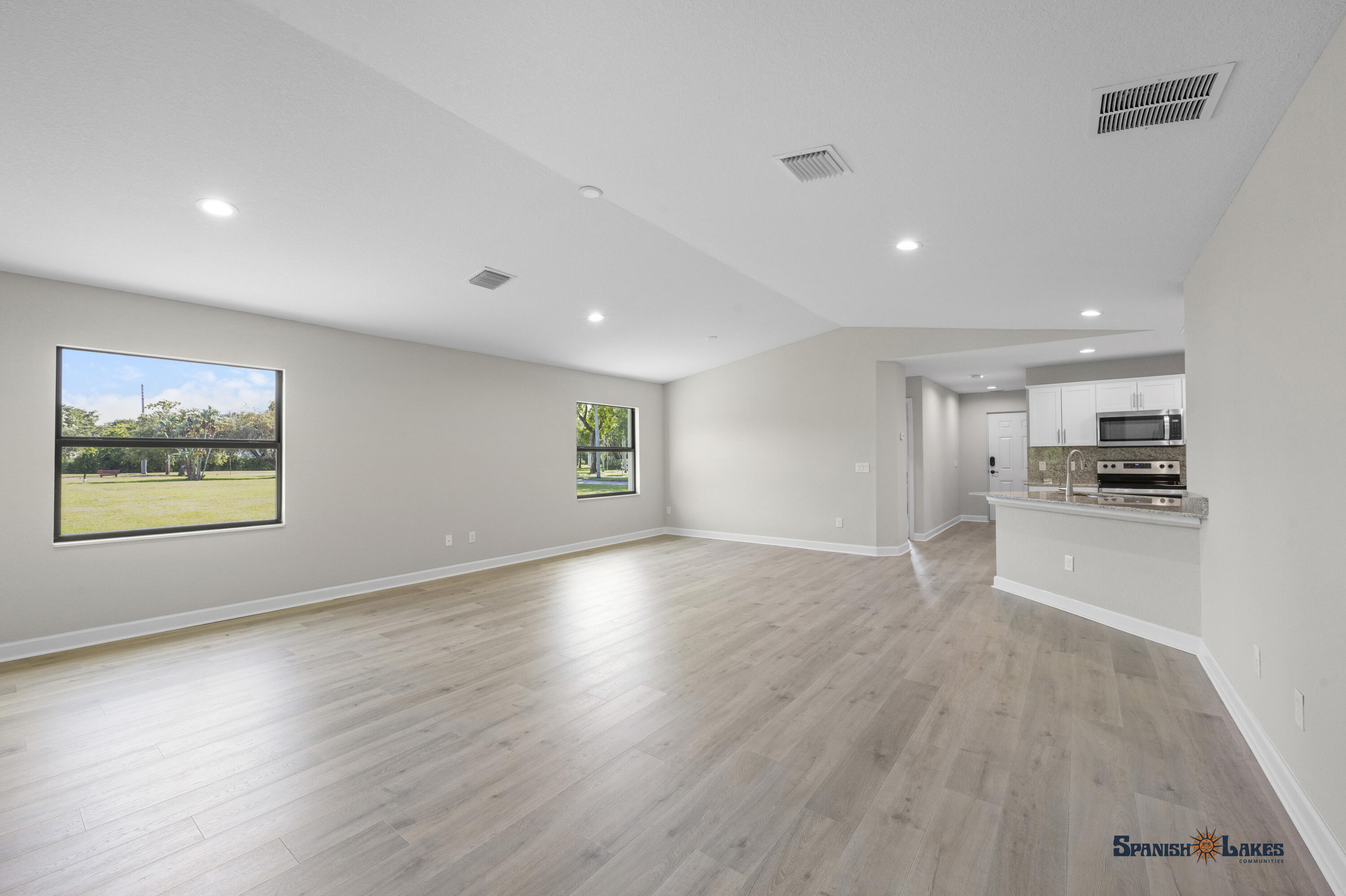 36 Alta Loma Property Photo 8