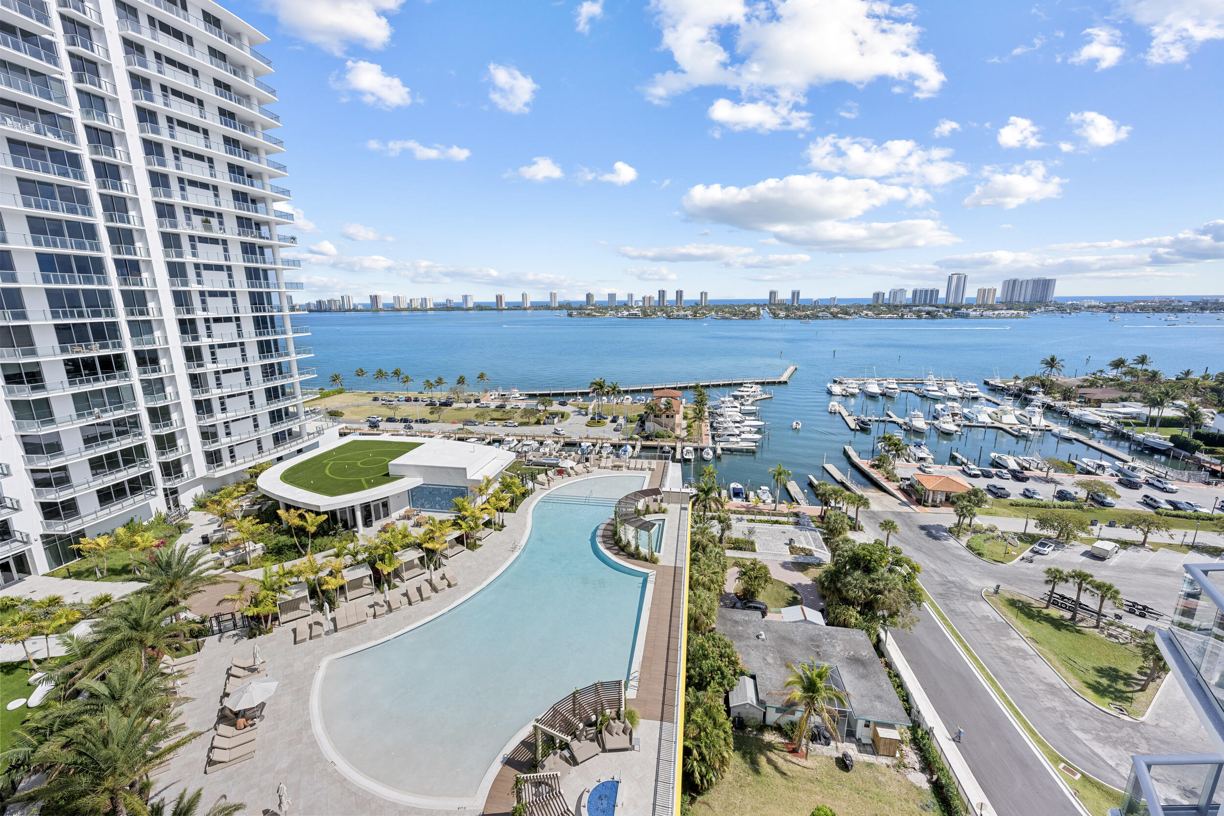 220 Lake Shore Drive 1410 Property Photo 16