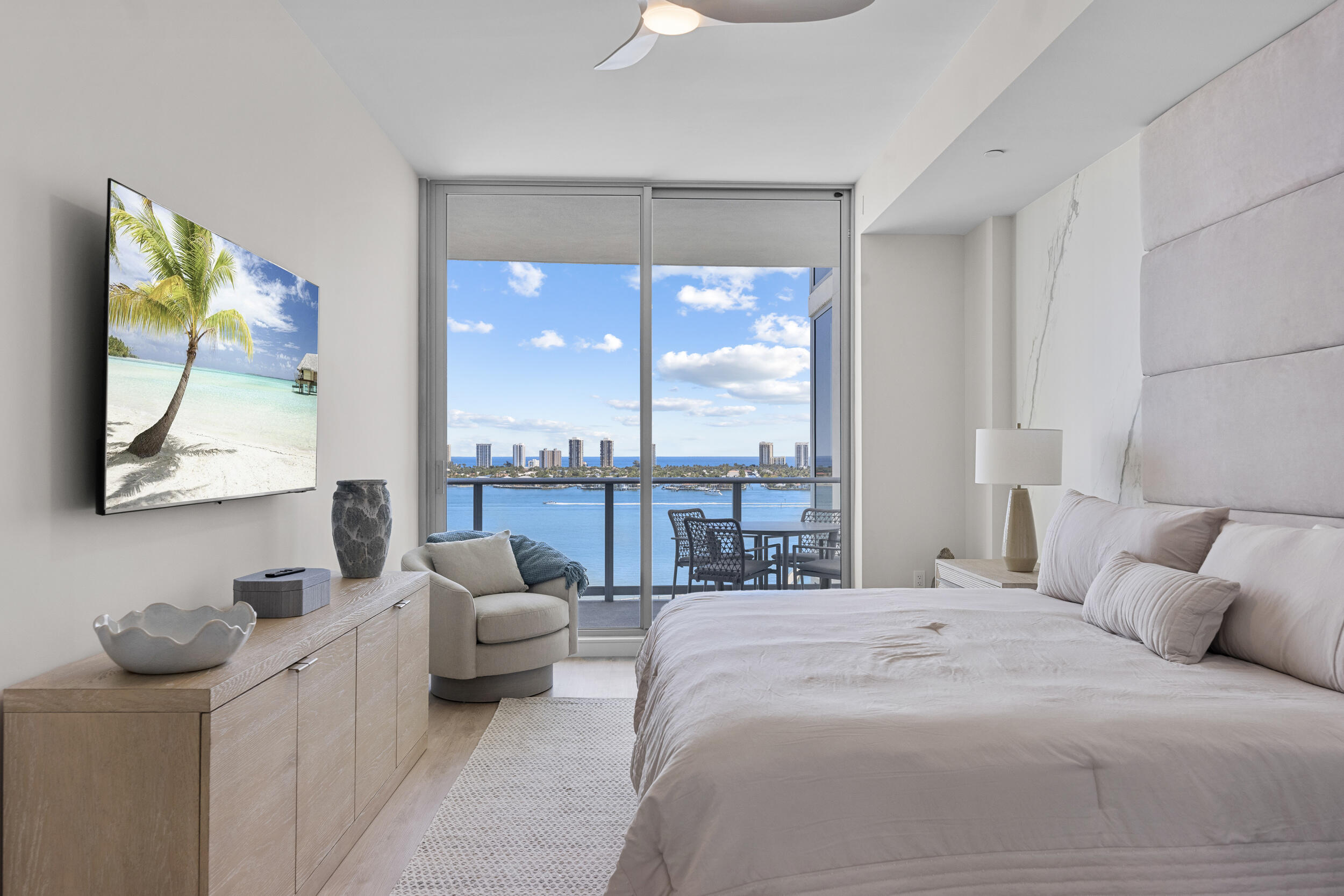 220 Lake Shore Drive 1410 Property Photo 21