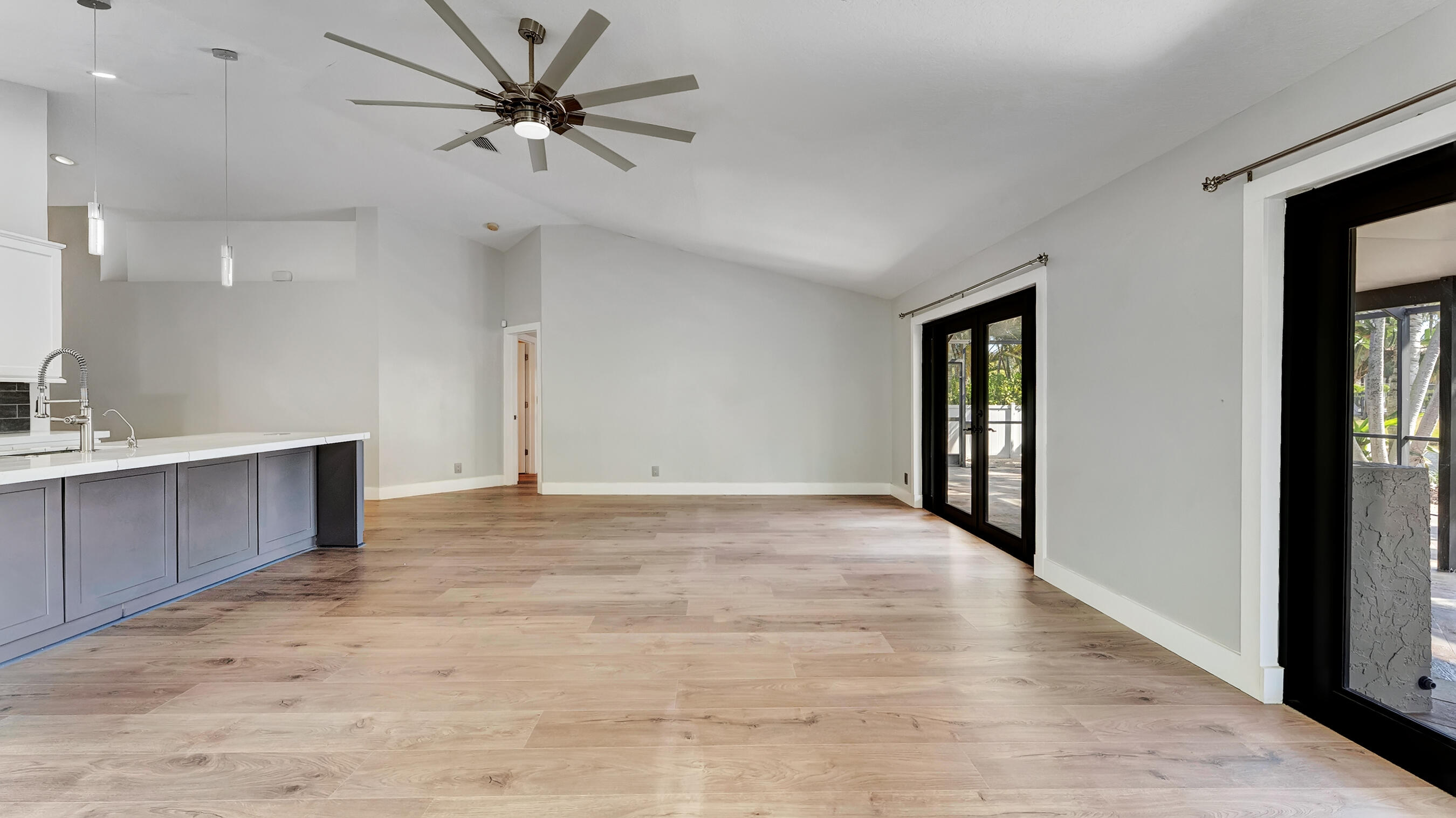 535 Enfield Court Property Photo 12