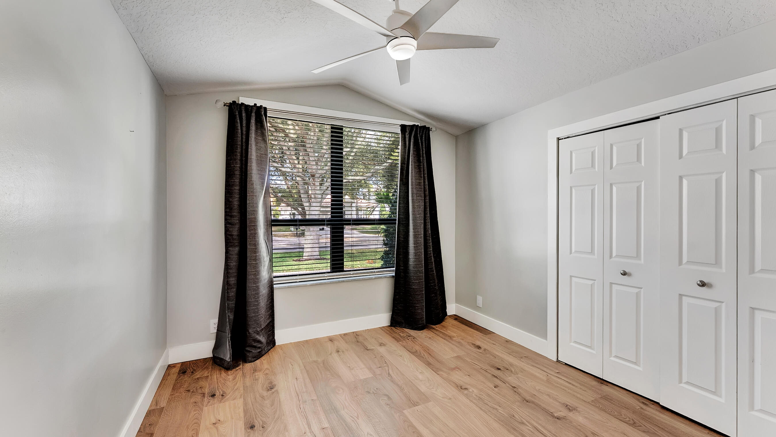 535 Enfield Court Property Photo 23