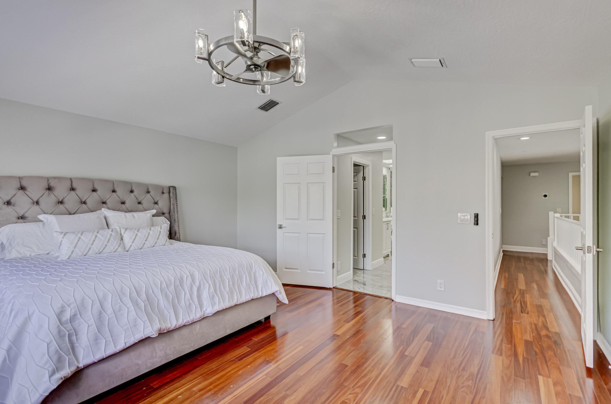 17 Selby Lane Property Photo 41