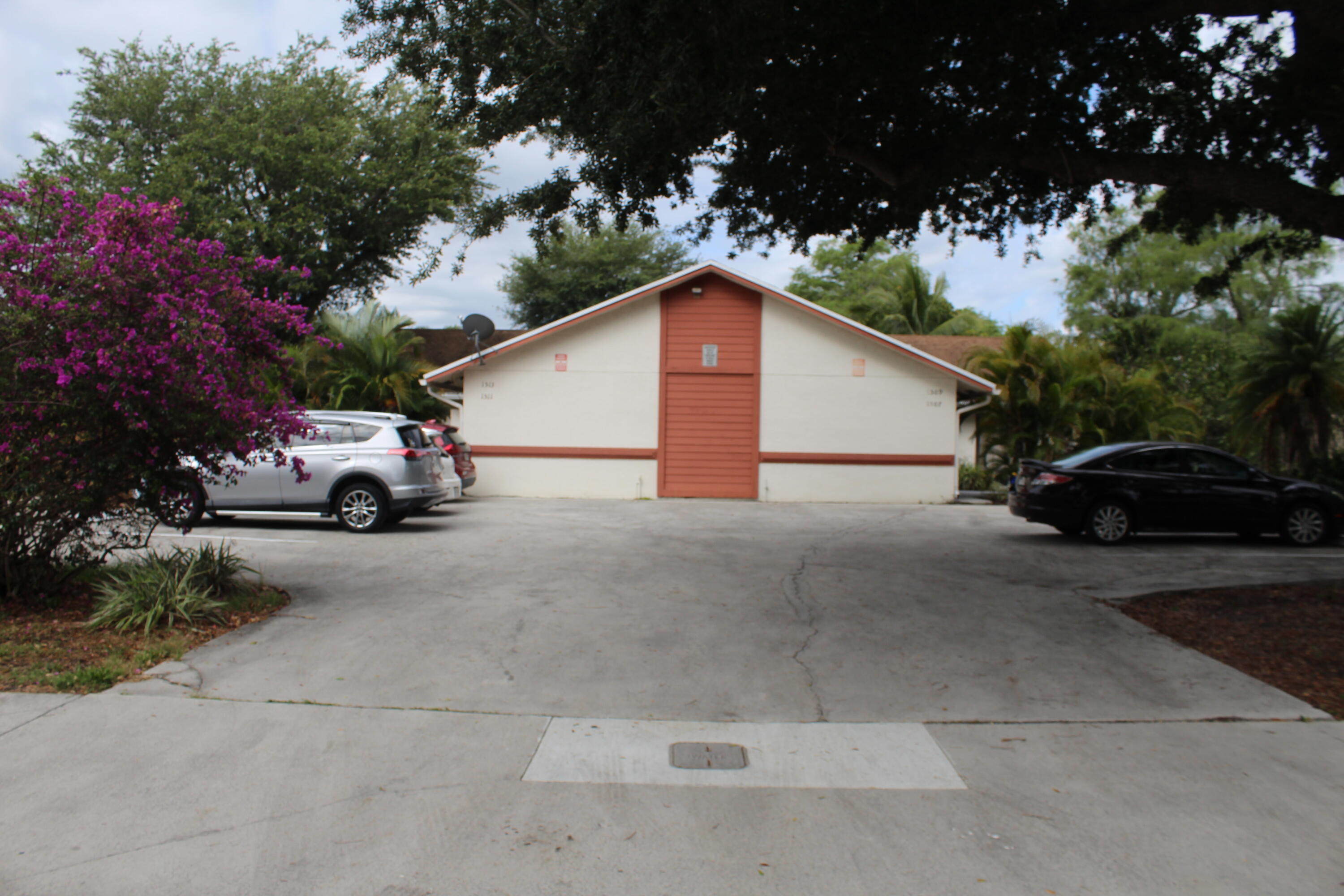 1509 Hawthorne Place Property Photo 14