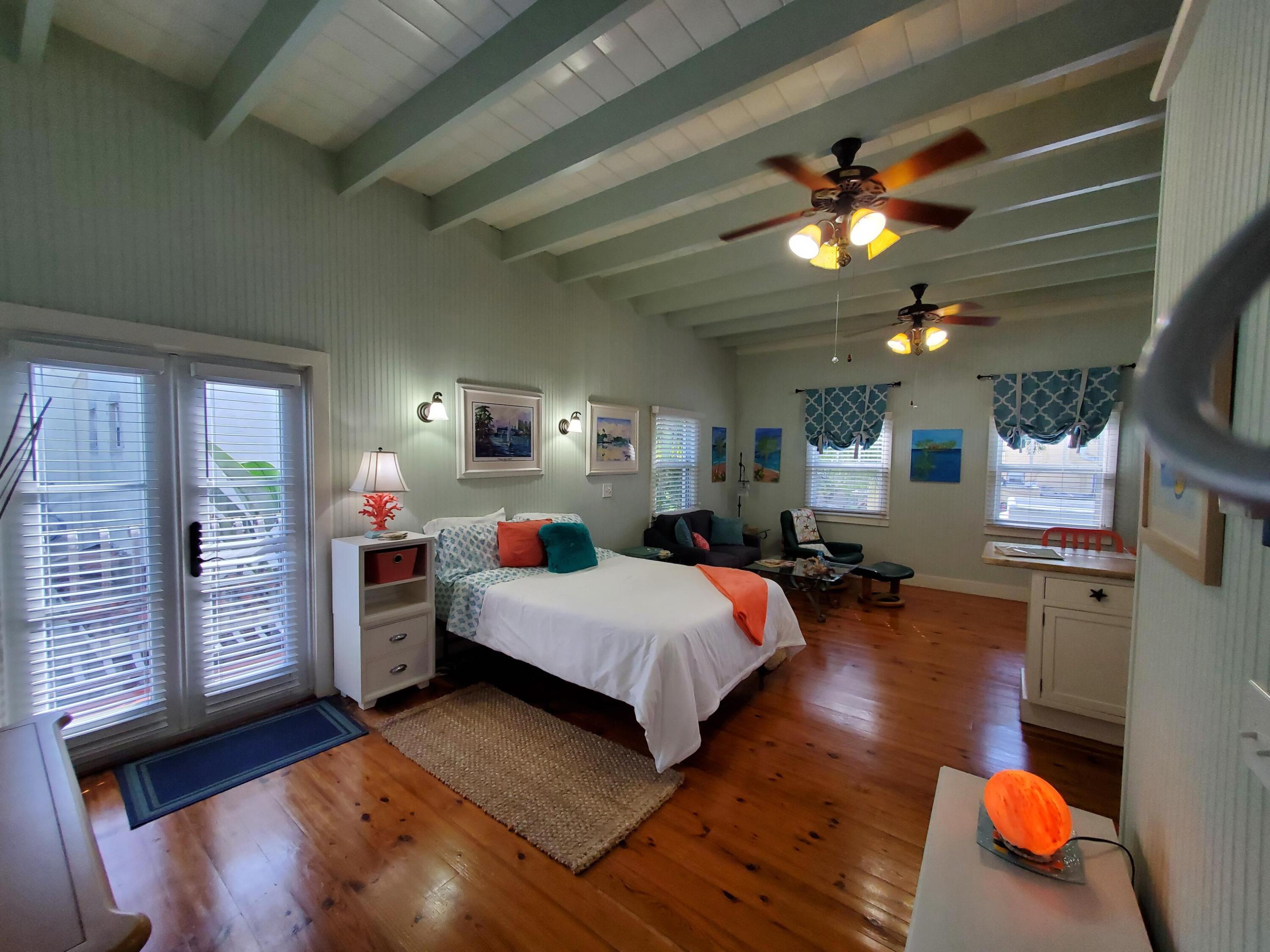 226 Ne 1st Avenue Key Lime Suite Property Photo 1