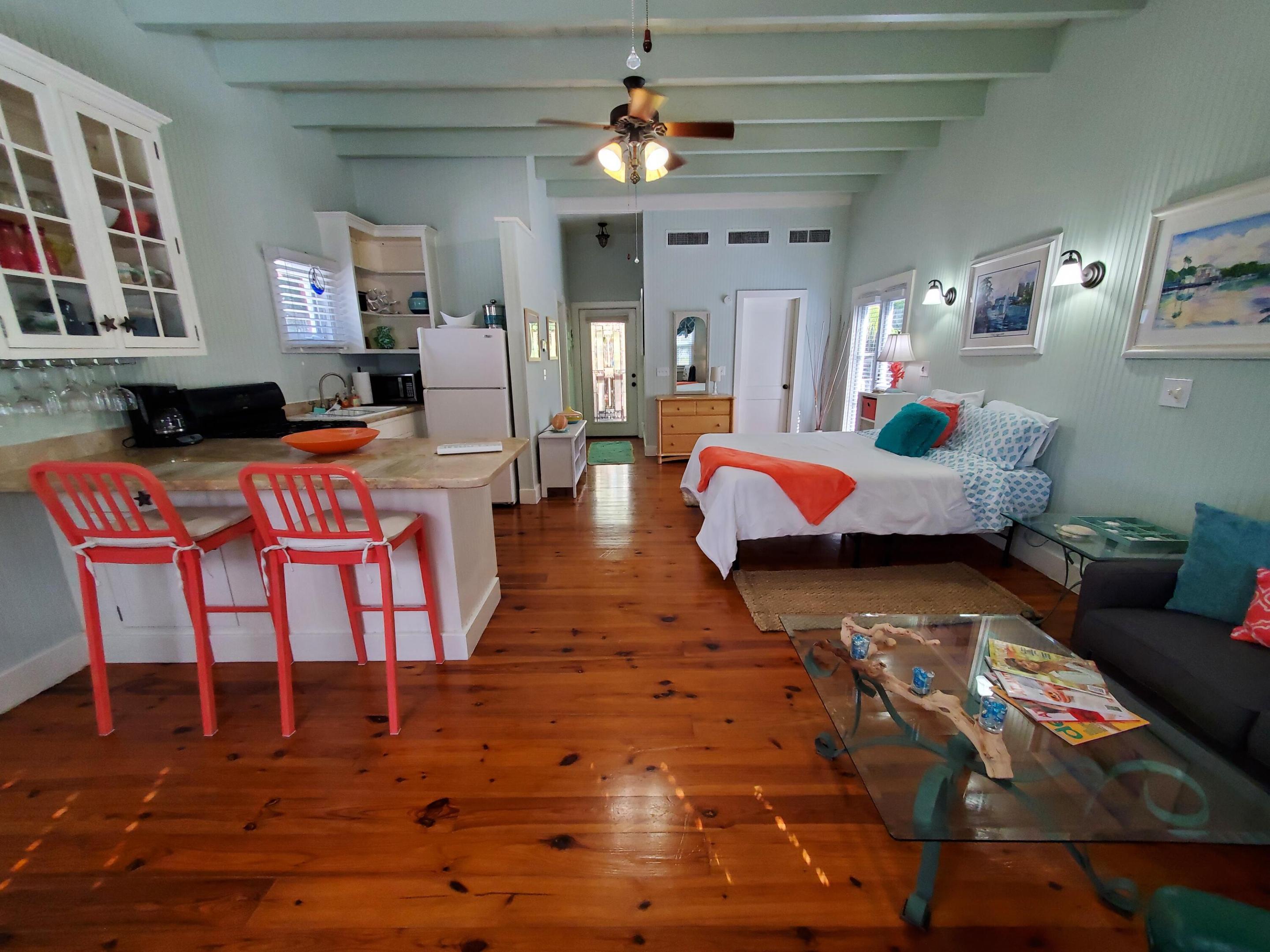226 Ne 1st Avenue Key Lime Suite Property Photo 6