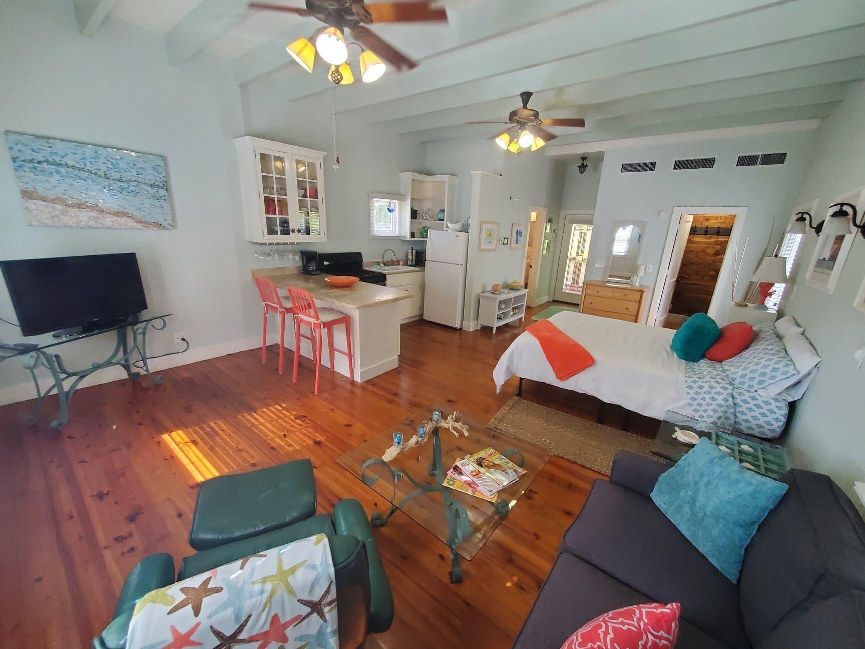 226 Ne 1st Avenue Key Lime Suite Property Photo 7