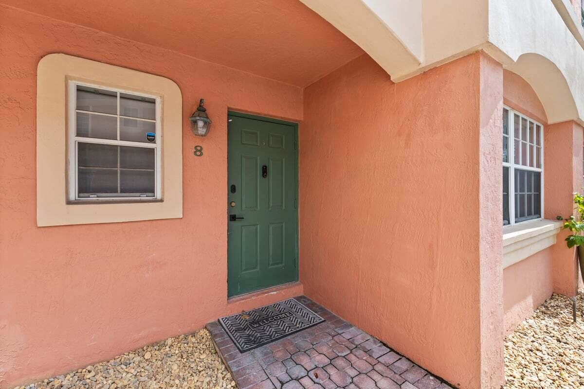 801 Ne 1st Street 8 Property Photo 2