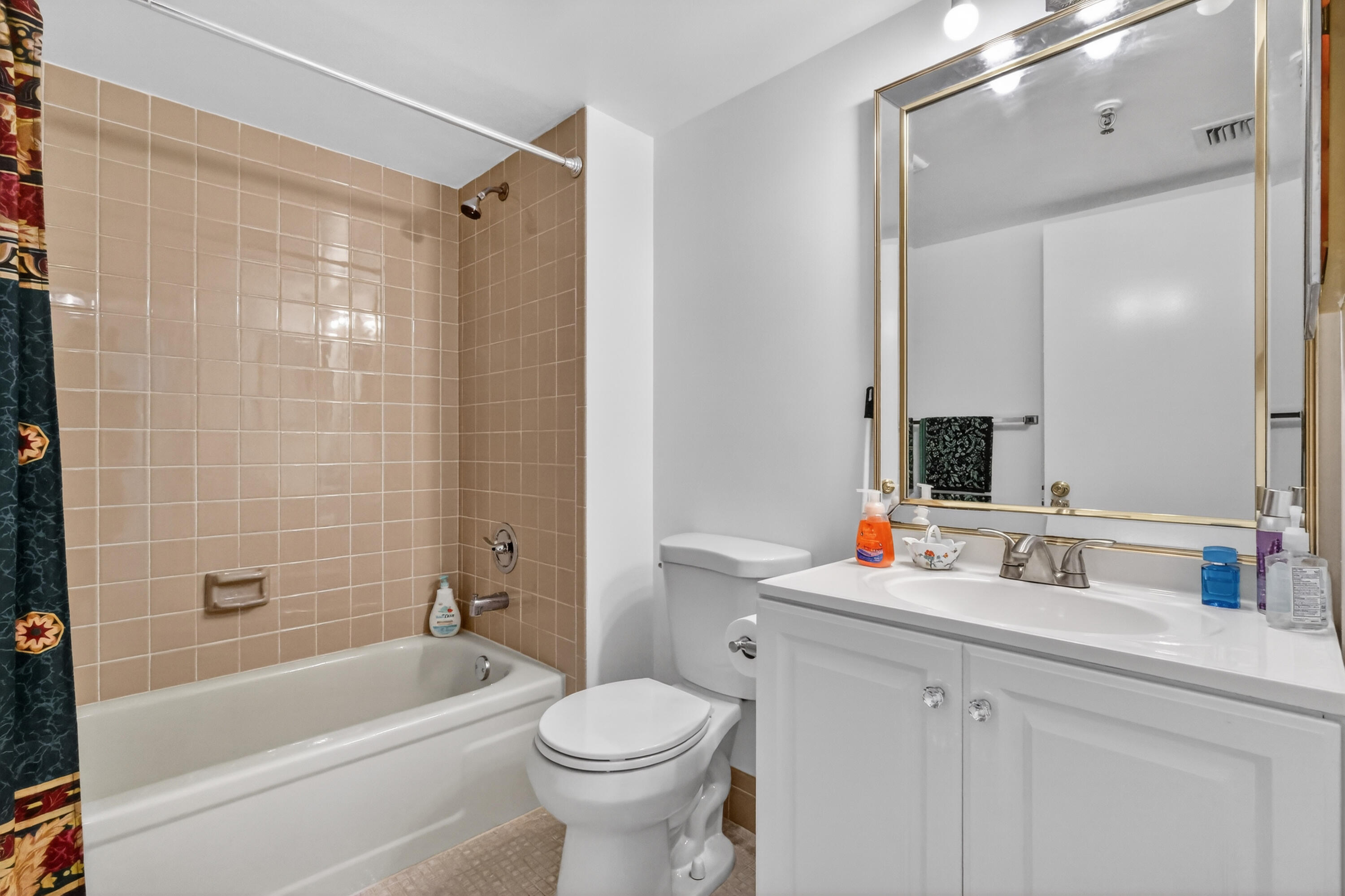 14575 Bonaire Boulevard 605 Property Photo 5