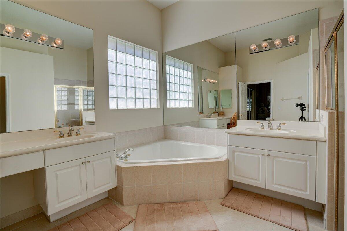 15323 Fiorenza Circle Property Photo 35
