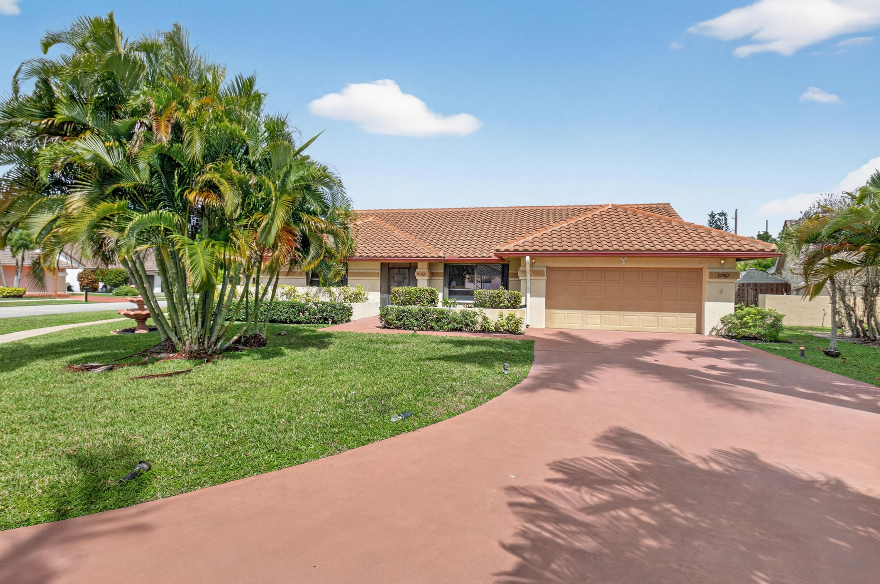 9362 Laurel Green Drive Property Photo 1