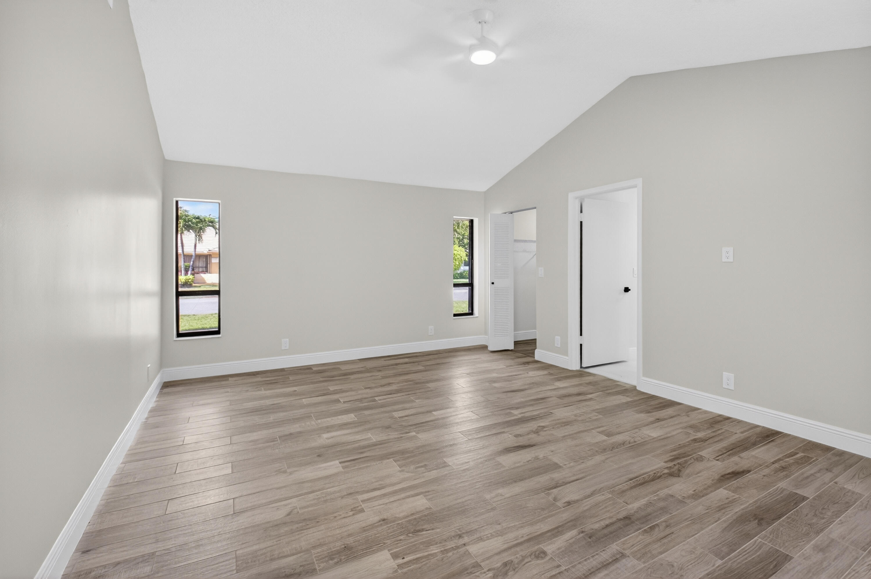 9362 Laurel Green Drive Property Photo 13