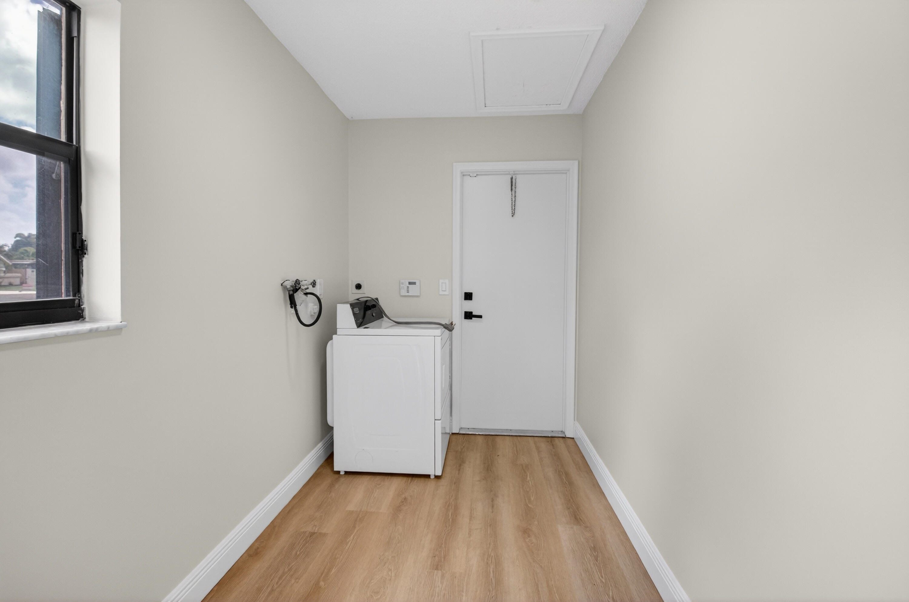 9362 Laurel Green Drive Property Photo 22