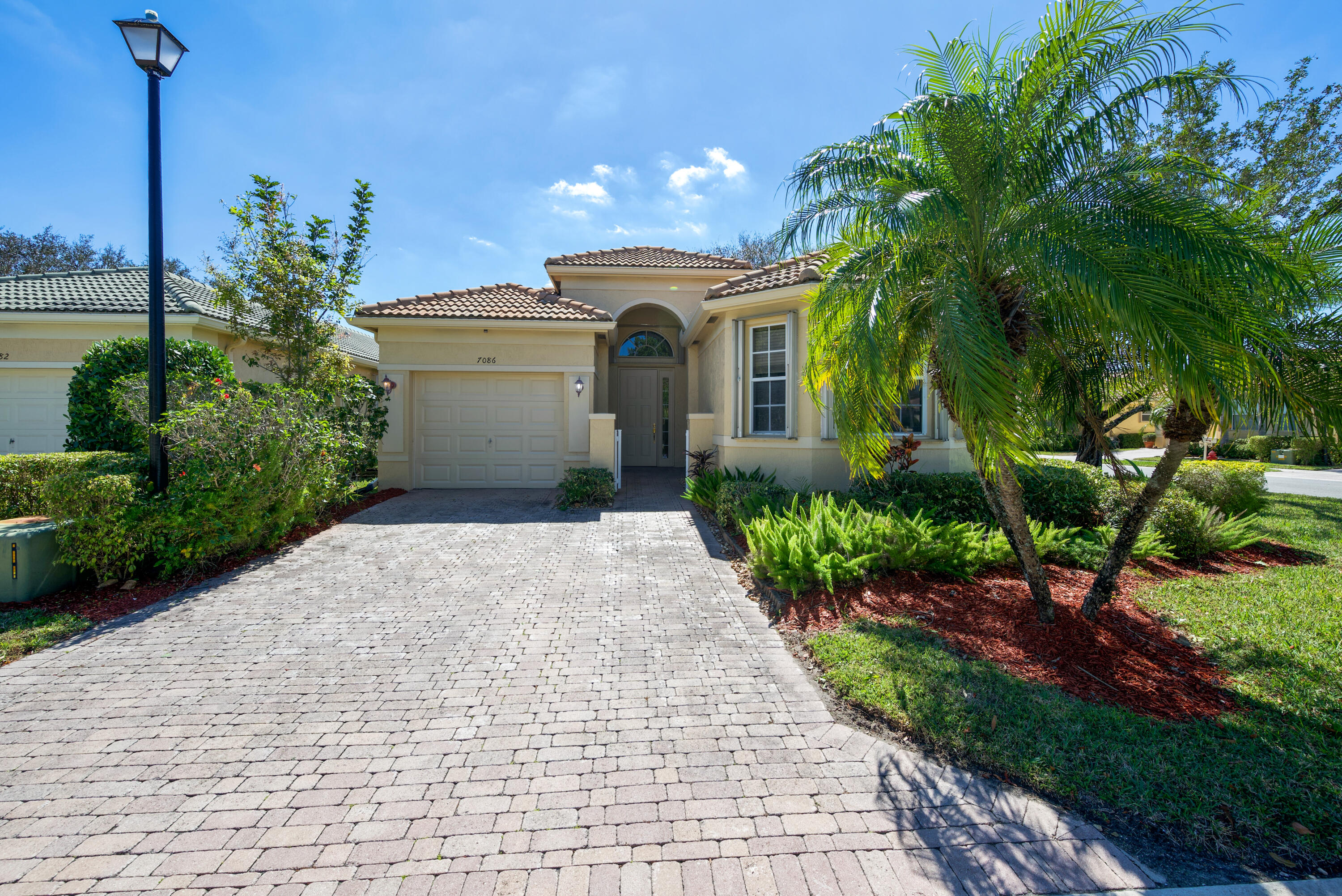 7086 Del Corso Lane Property Photo 2
