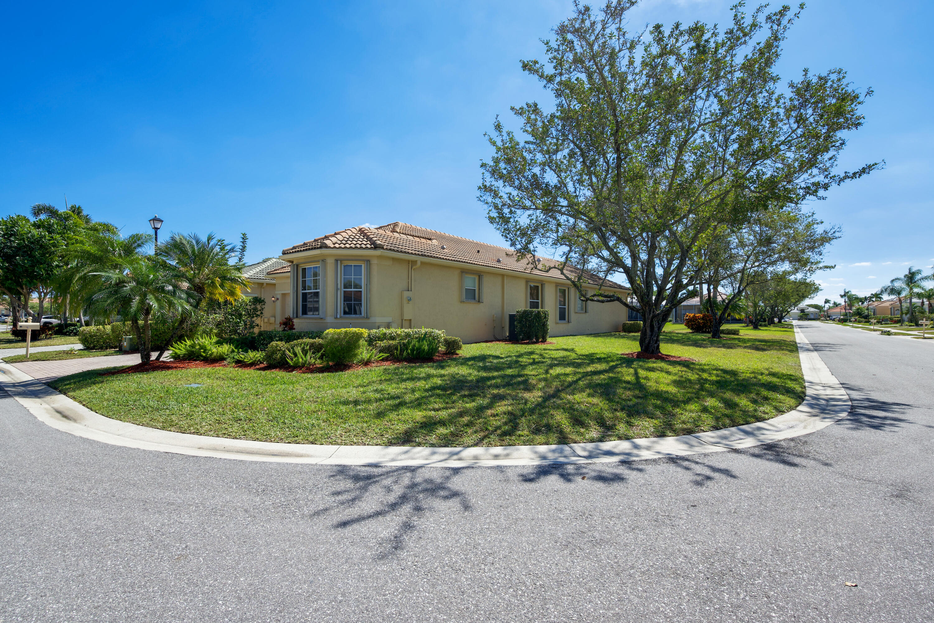 7086 Del Corso Lane Property Photo 6