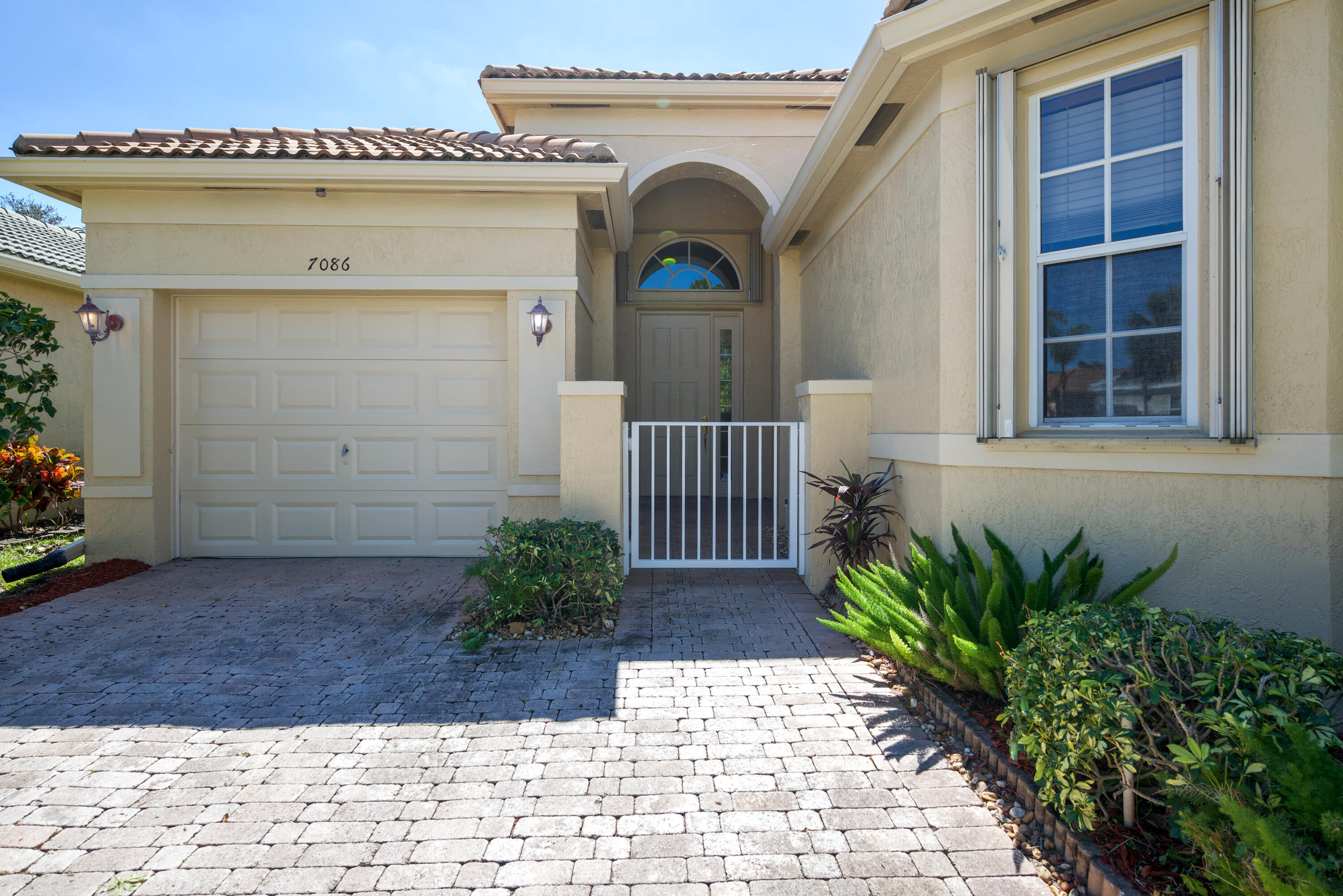 7086 Del Corso Lane Property Photo 7