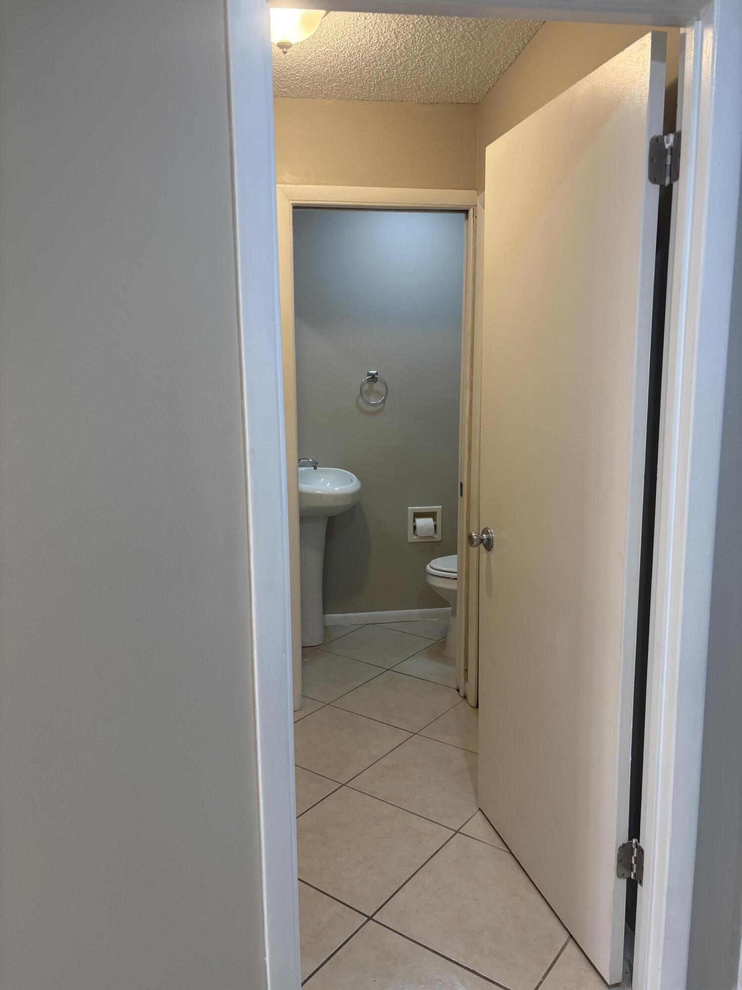 2011 Oleander Boulevard C Property Photo 5