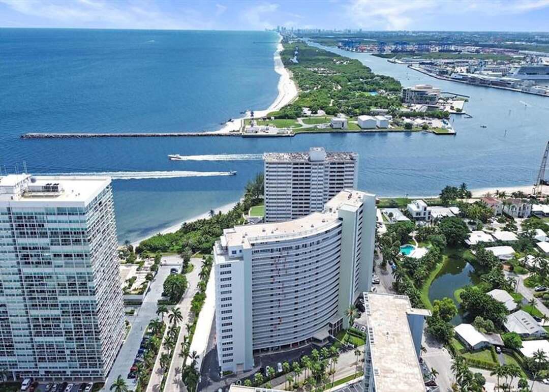 2000 S Ocean Drive 810 Property Photo 8