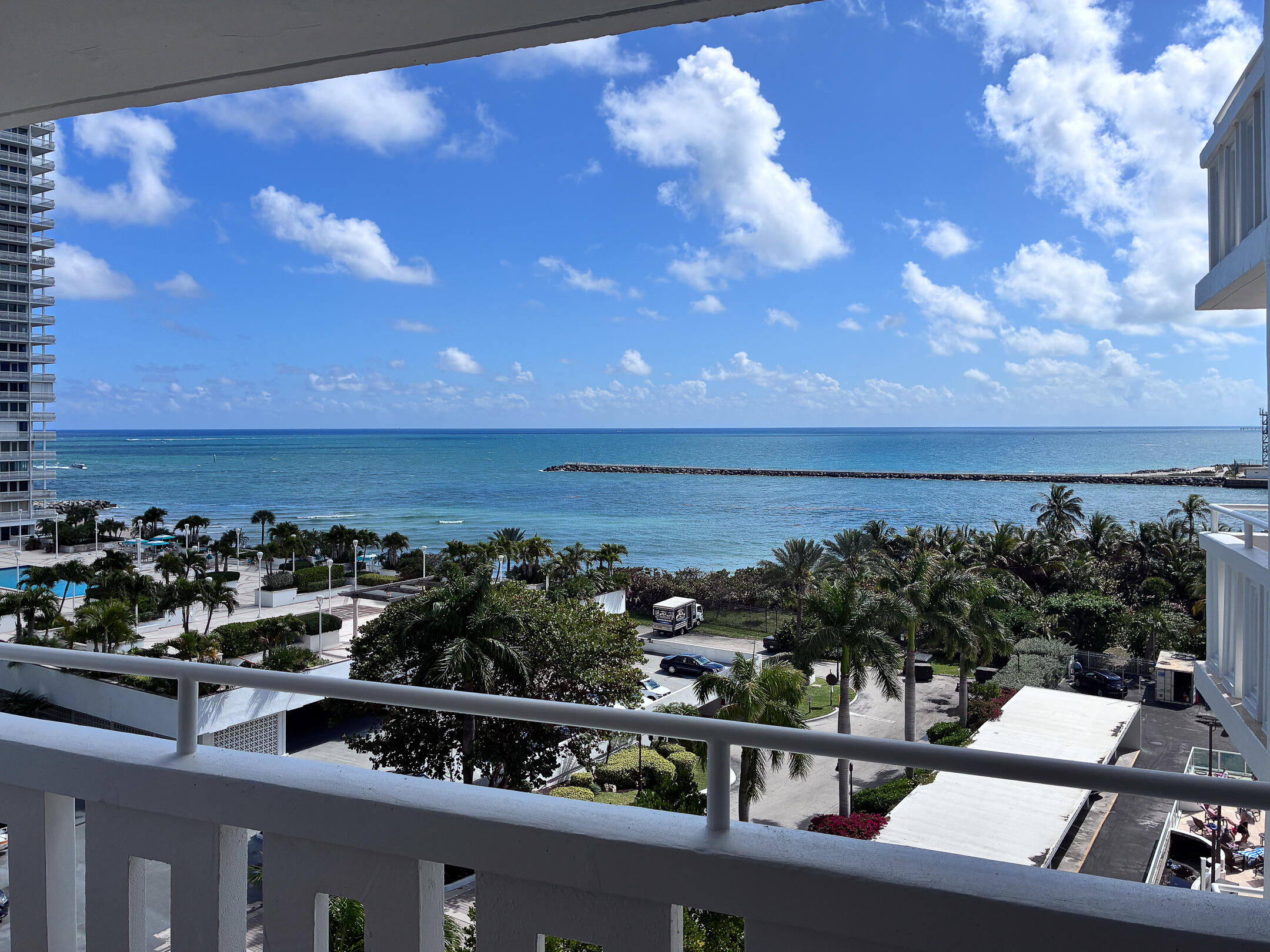 2000 S Ocean Drive 810 Property Photo 14