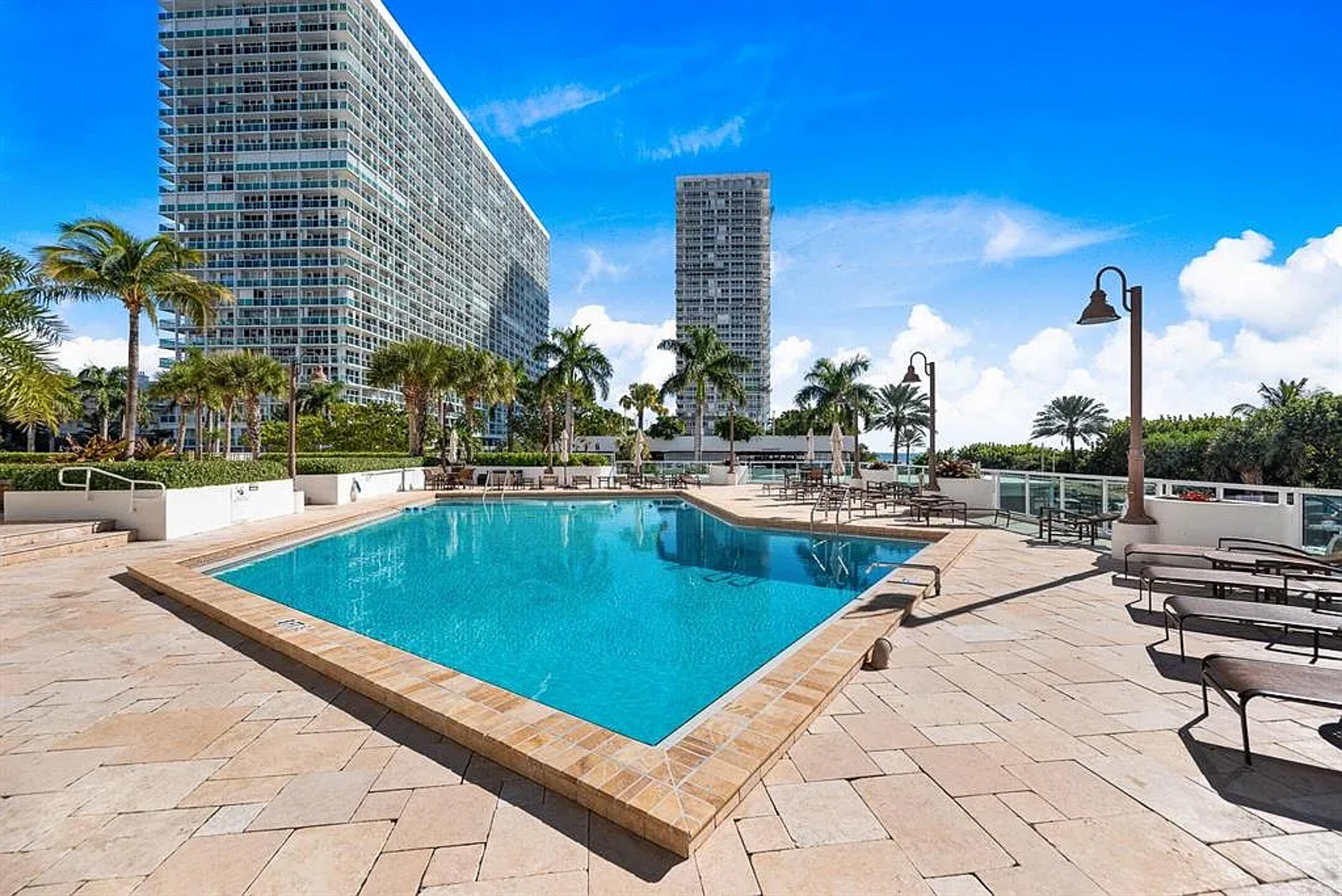 2000 S Ocean Drive 810 Property Photo 20