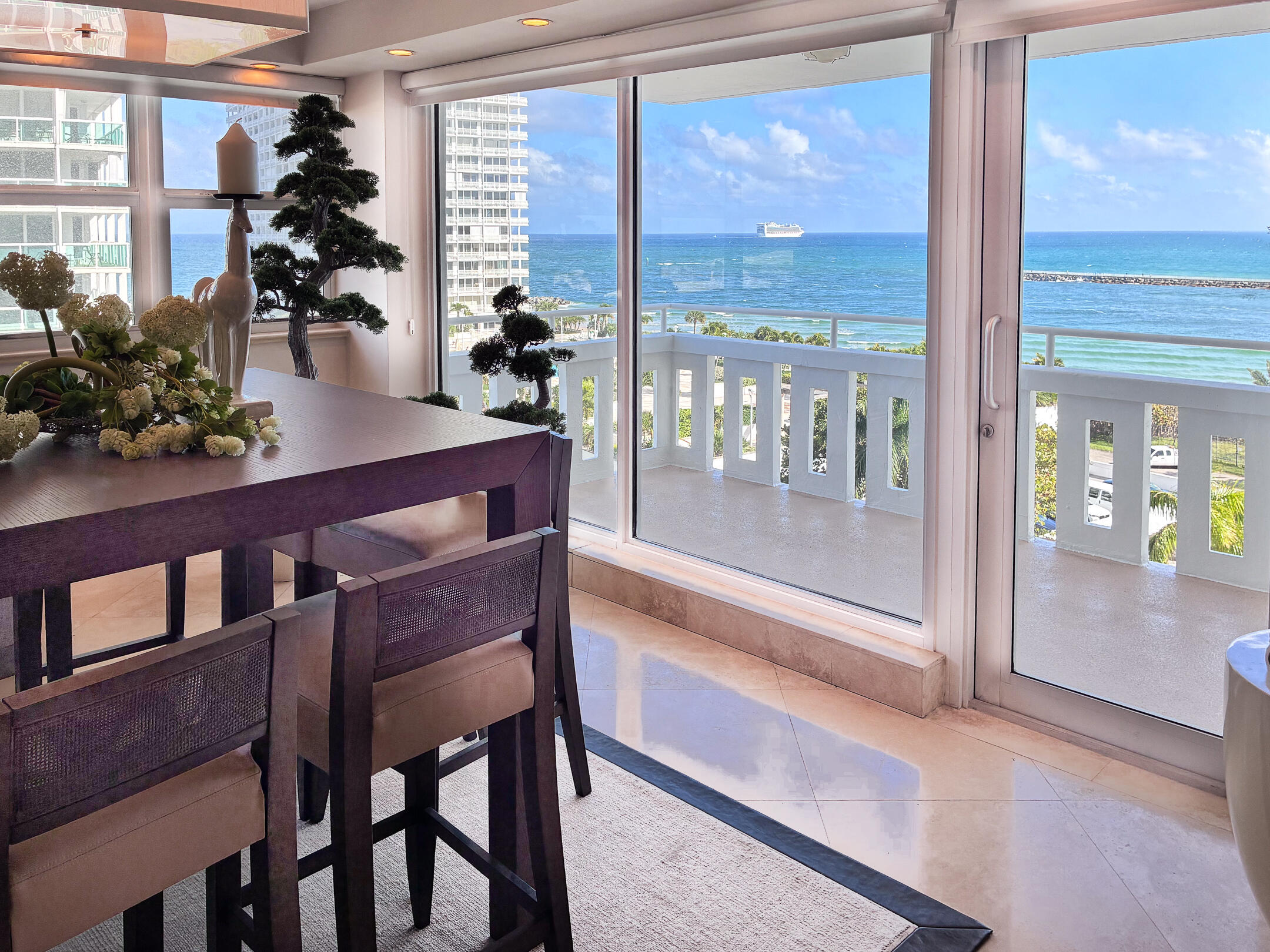 2000 S Ocean Drive 810 Property Photo 40