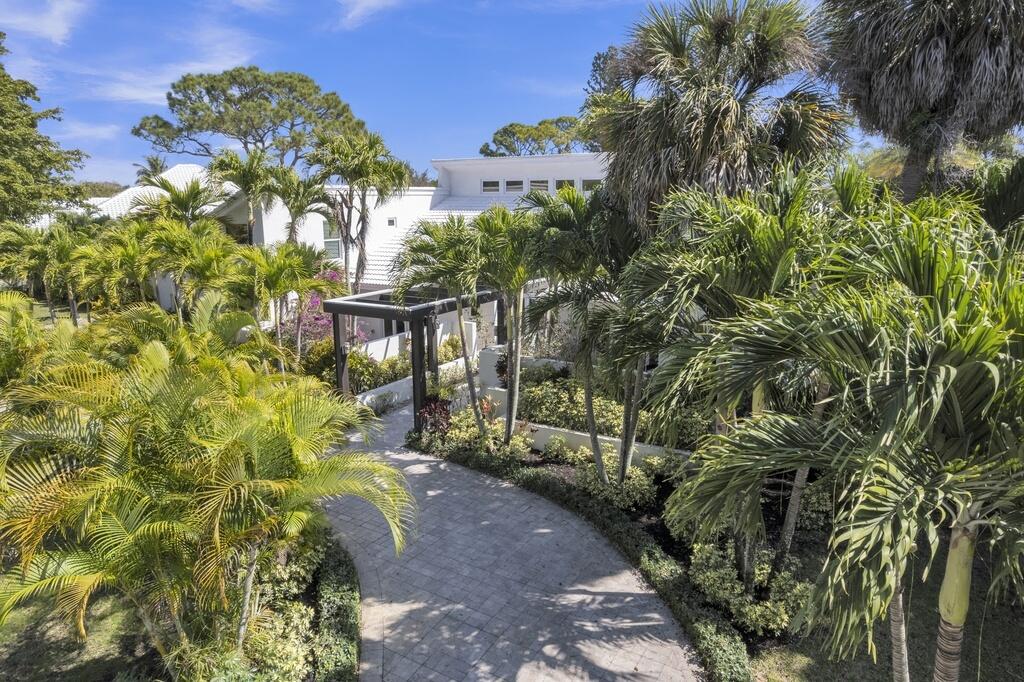 355 Oakview Drive