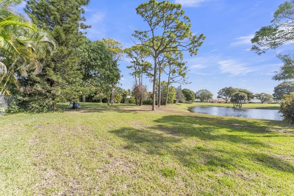 355 Oakview Drive Property Photo 6