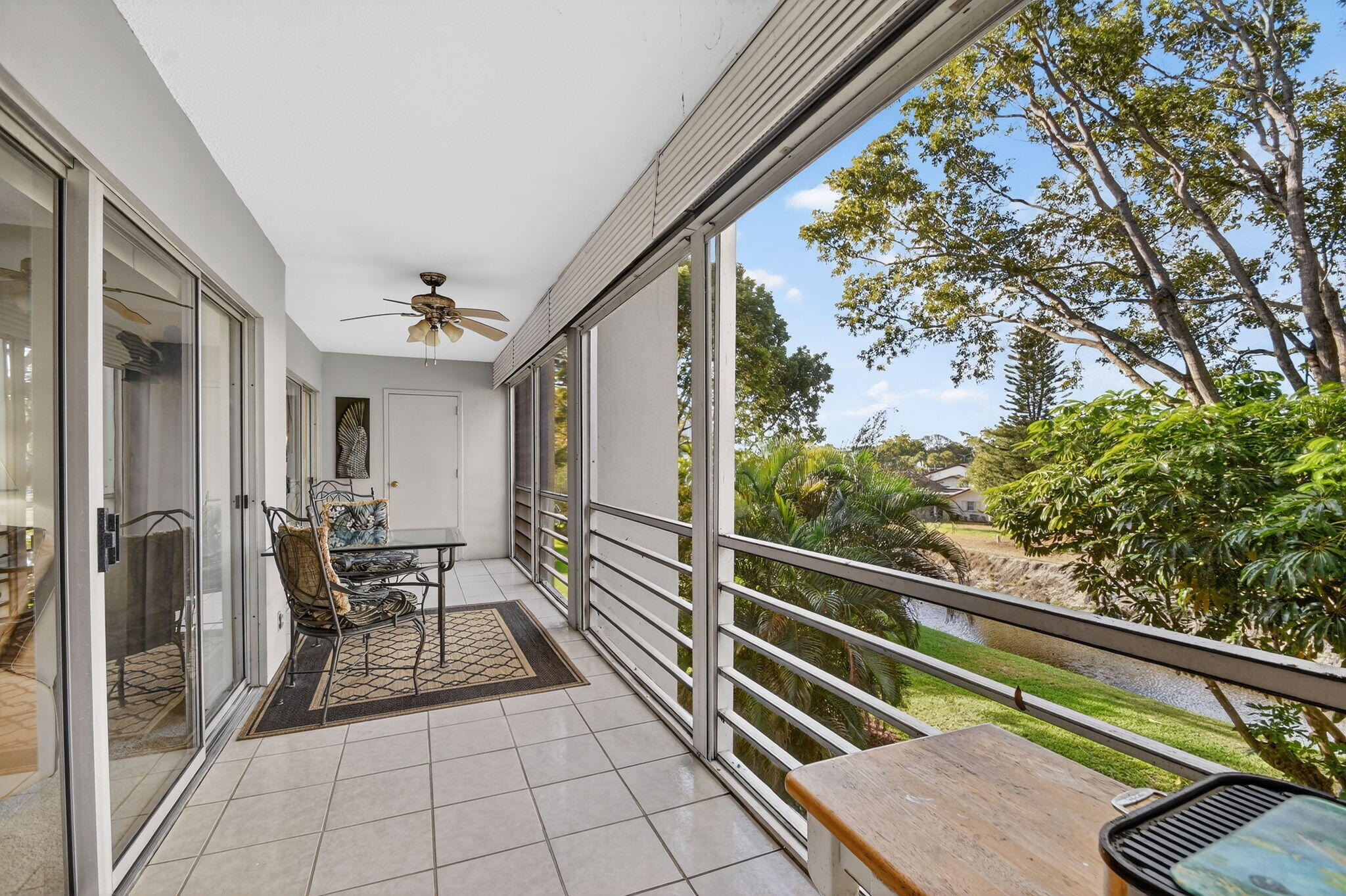 3524 Via Poinciana 303