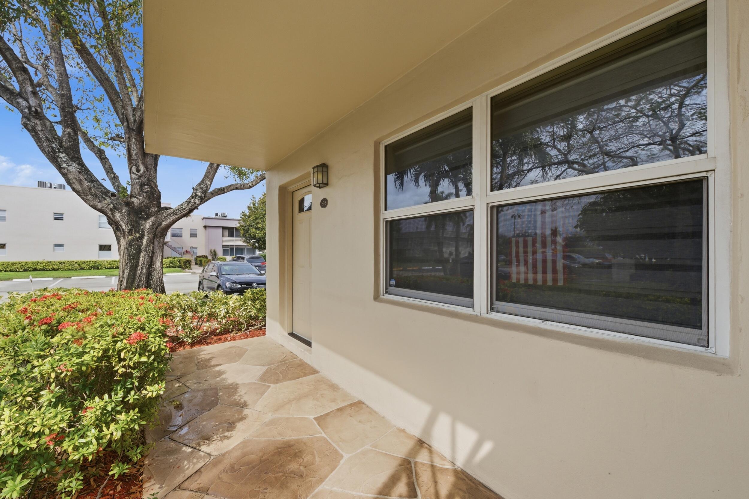 888 Flanders S Property Photo 2