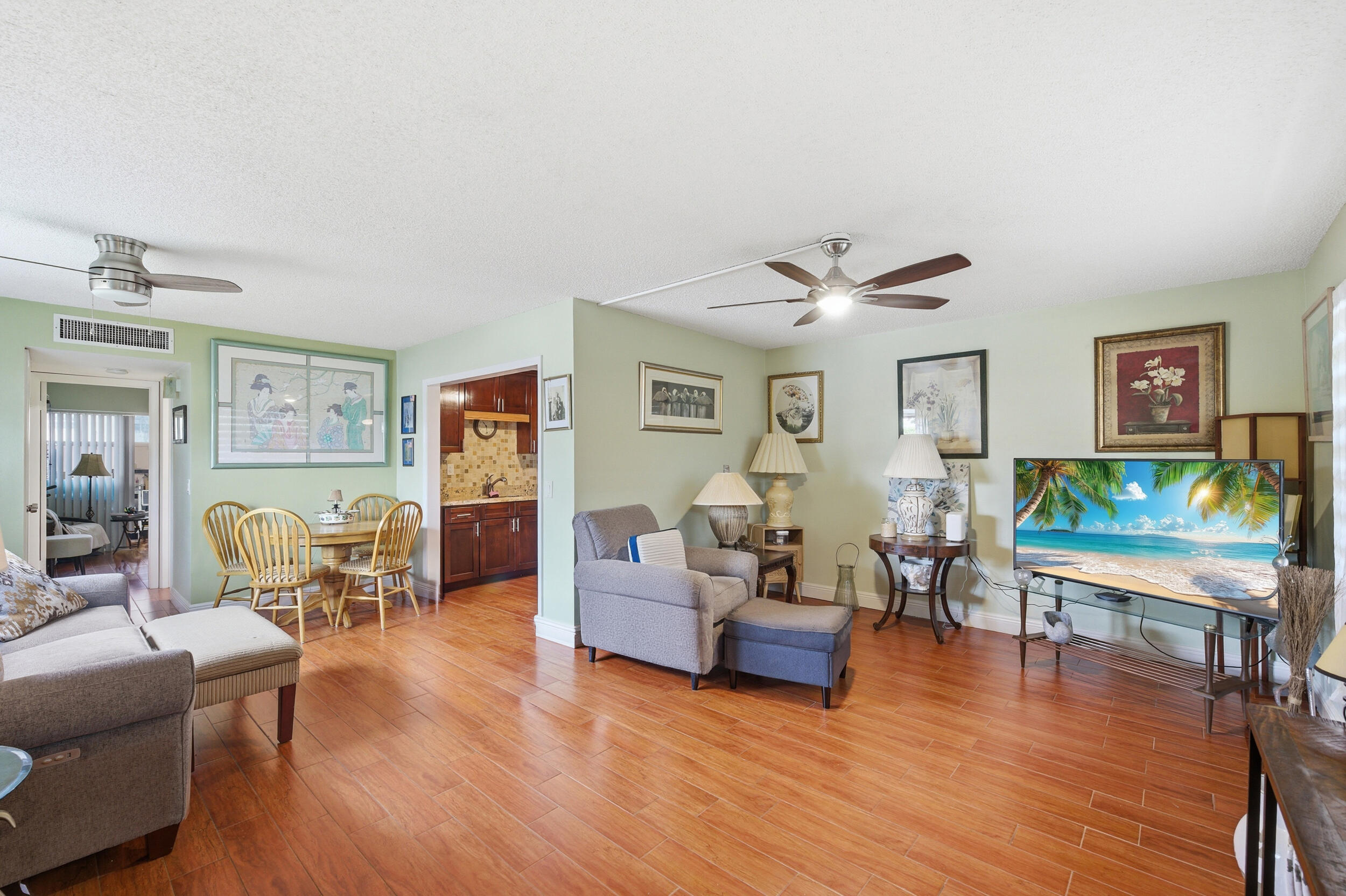 888 Flanders S Property Photo 4
