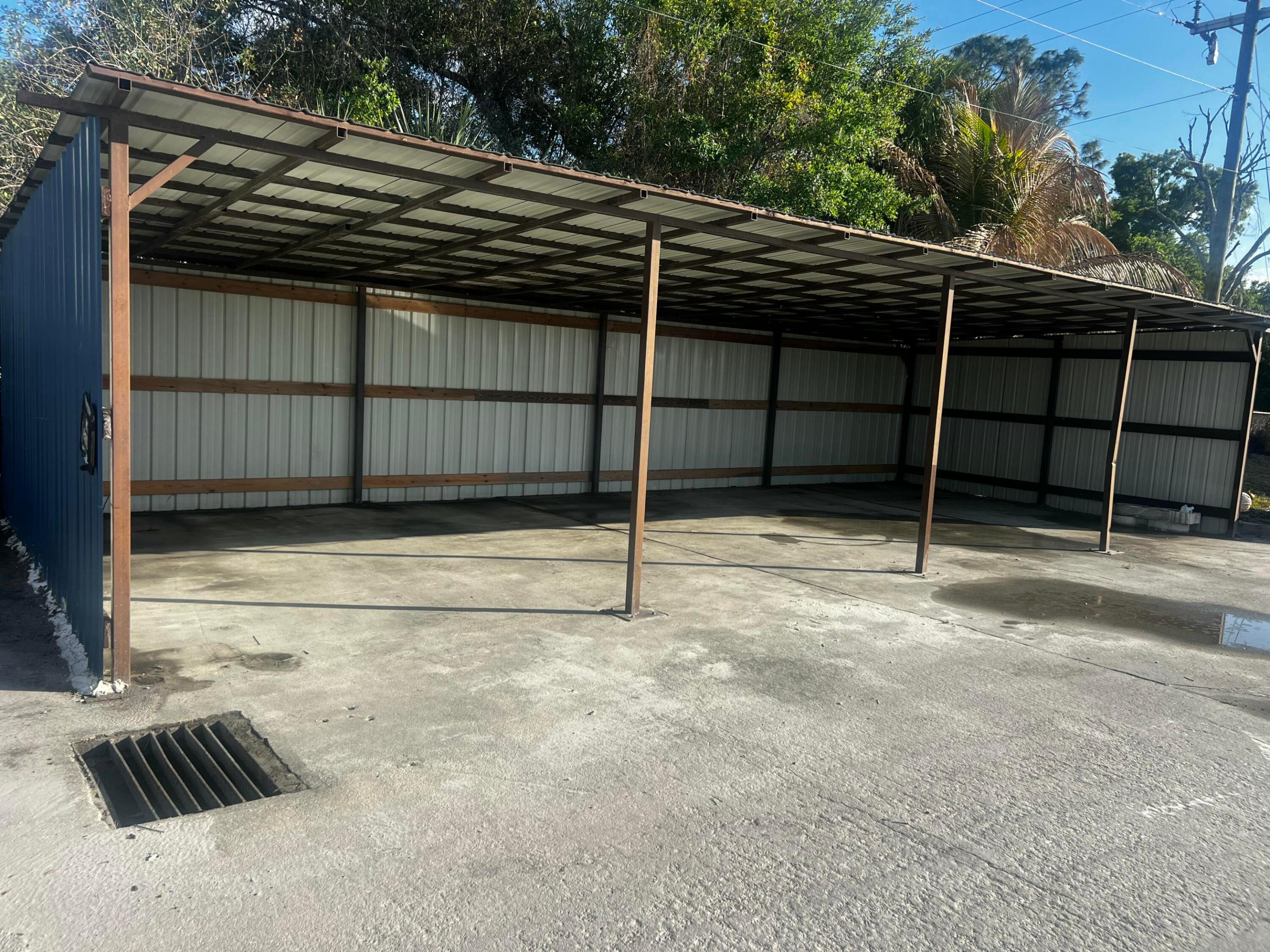 17250 Sw Railroad Avenue Property Photo 1