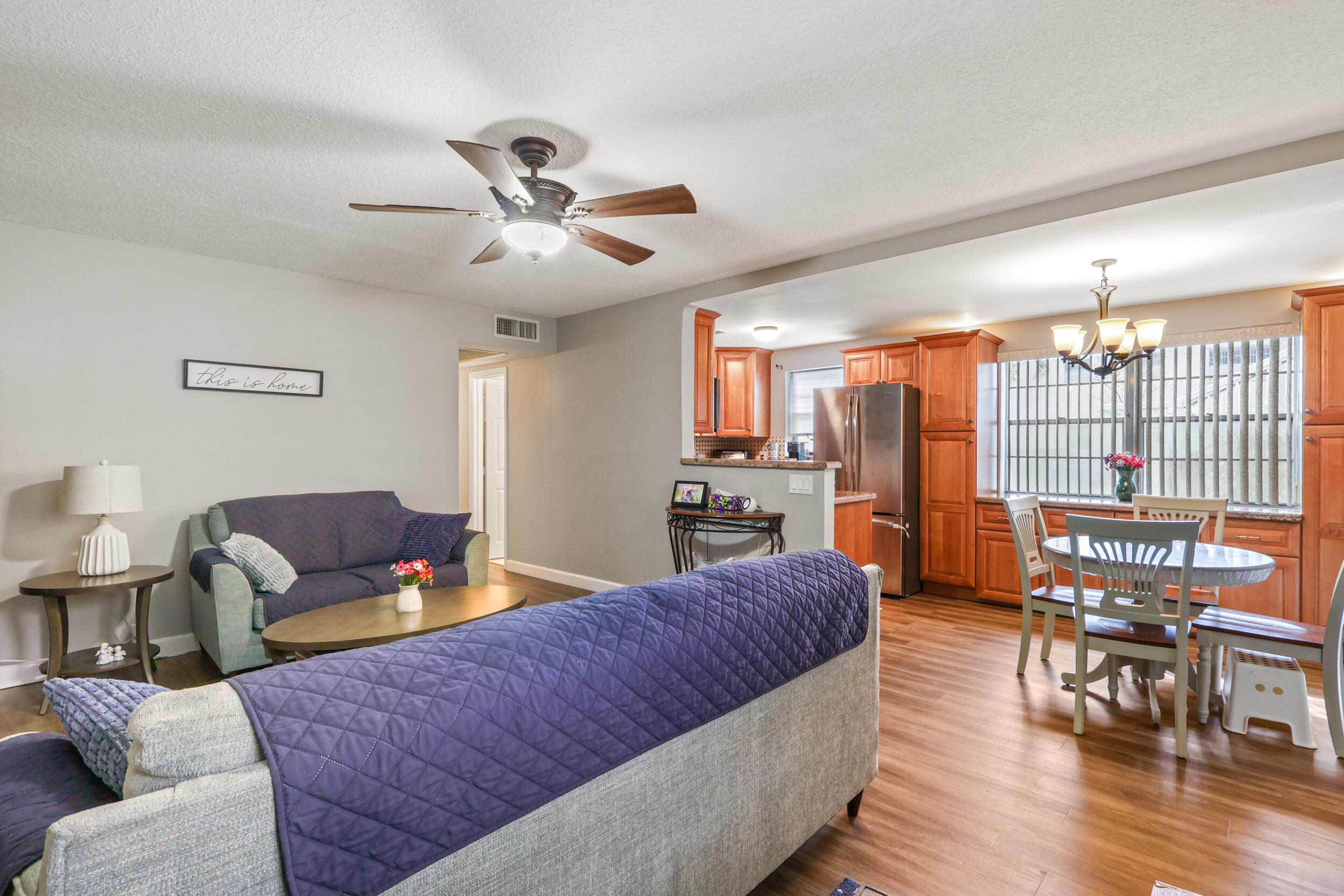 297 Farnham M Property Photo 5