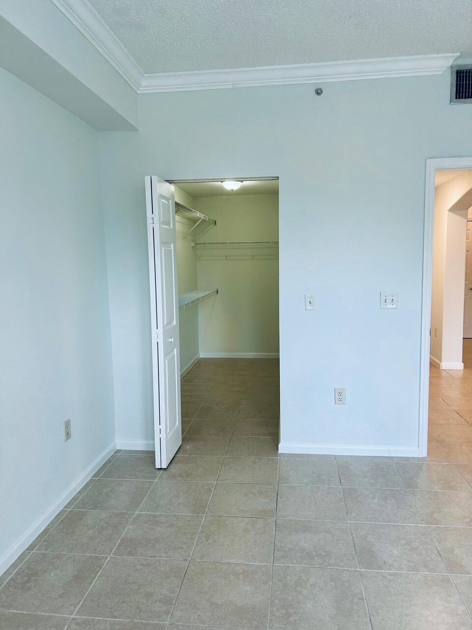 533 Ne 3rd Avenue 204 Property Photo 20