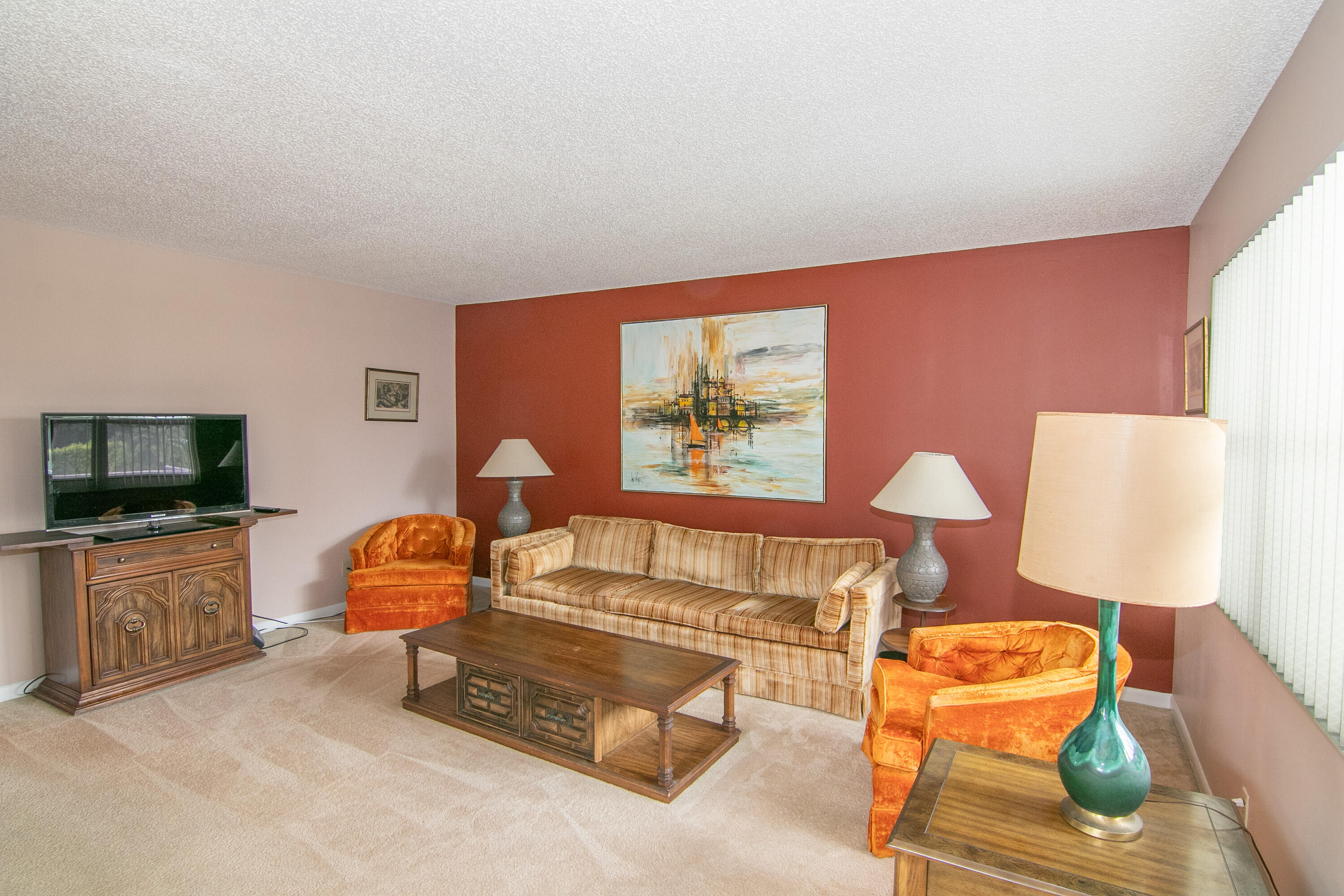 39 Burgundy A Property Photo 2