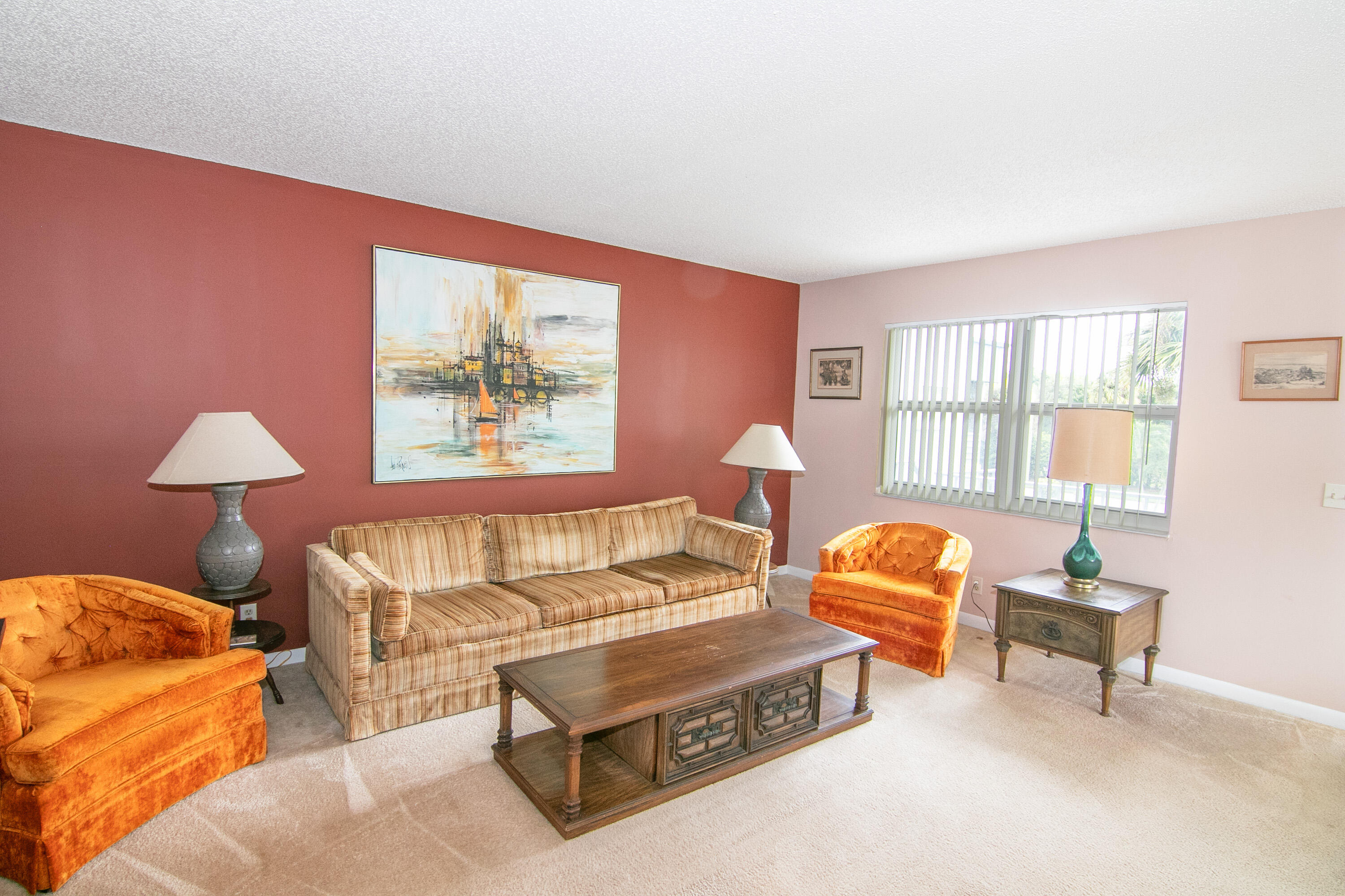 39 Burgundy A Property Photo 3