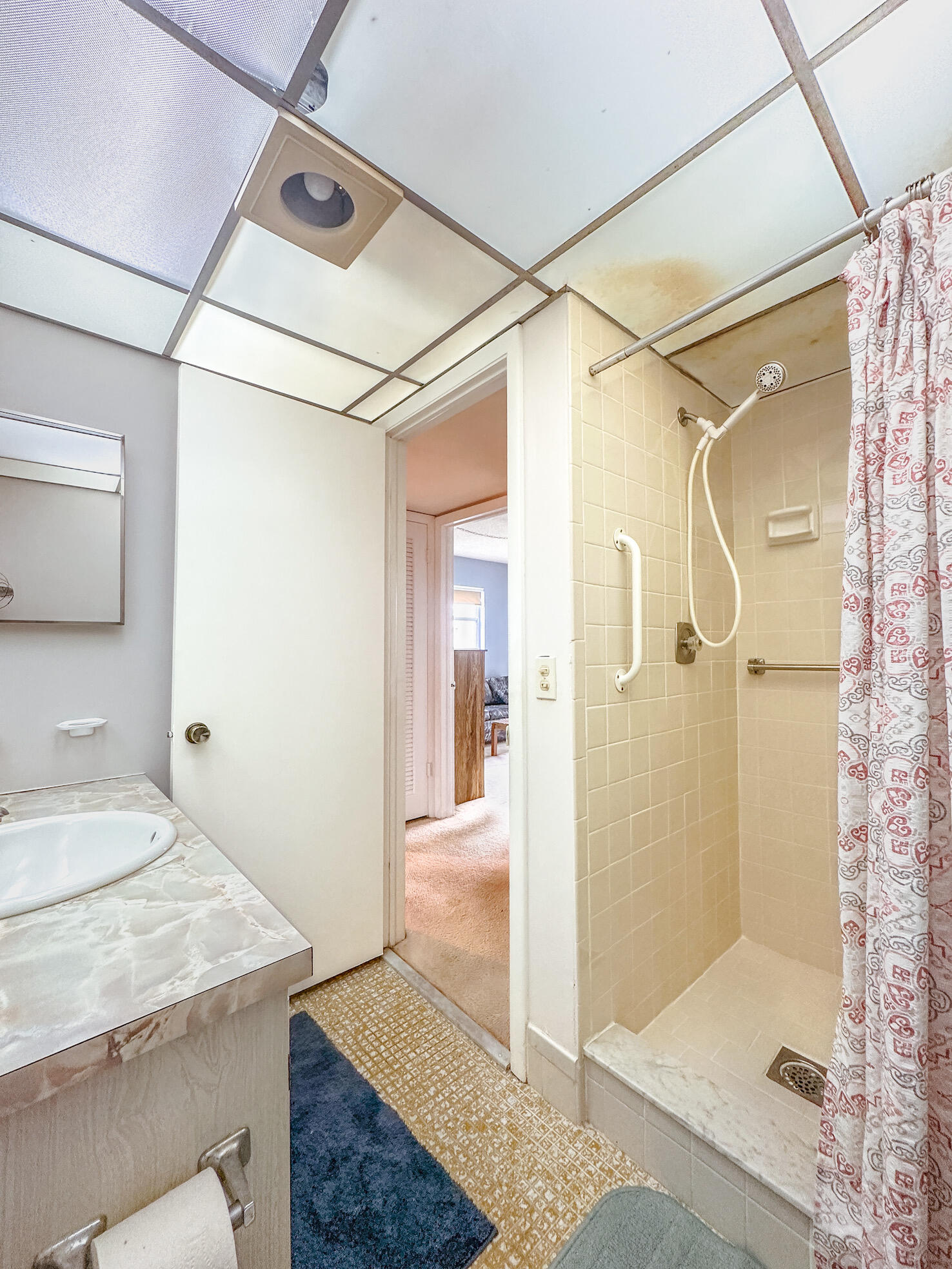 39 Burgundy A Property Photo 10