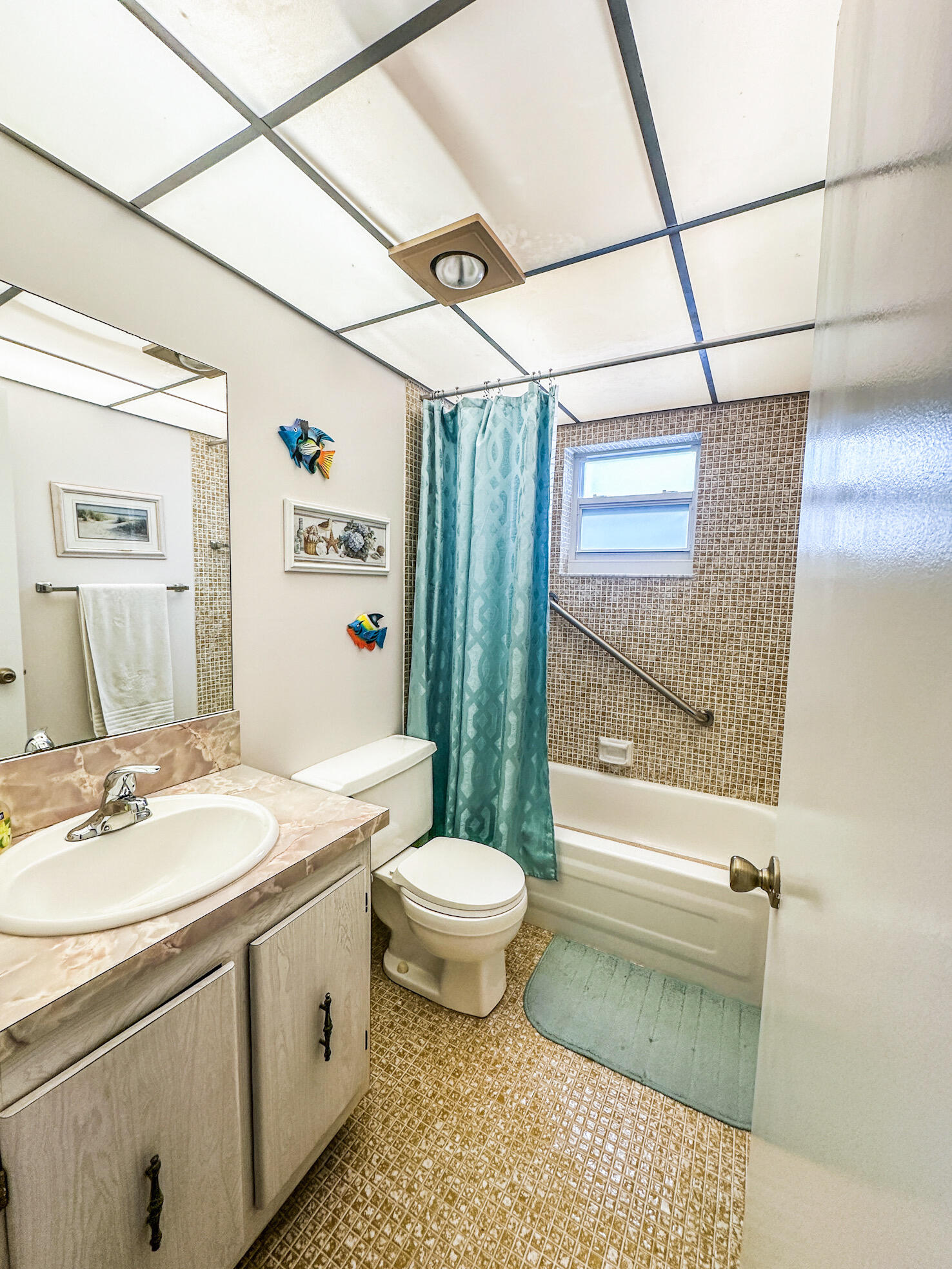39 Burgundy A Property Photo 11