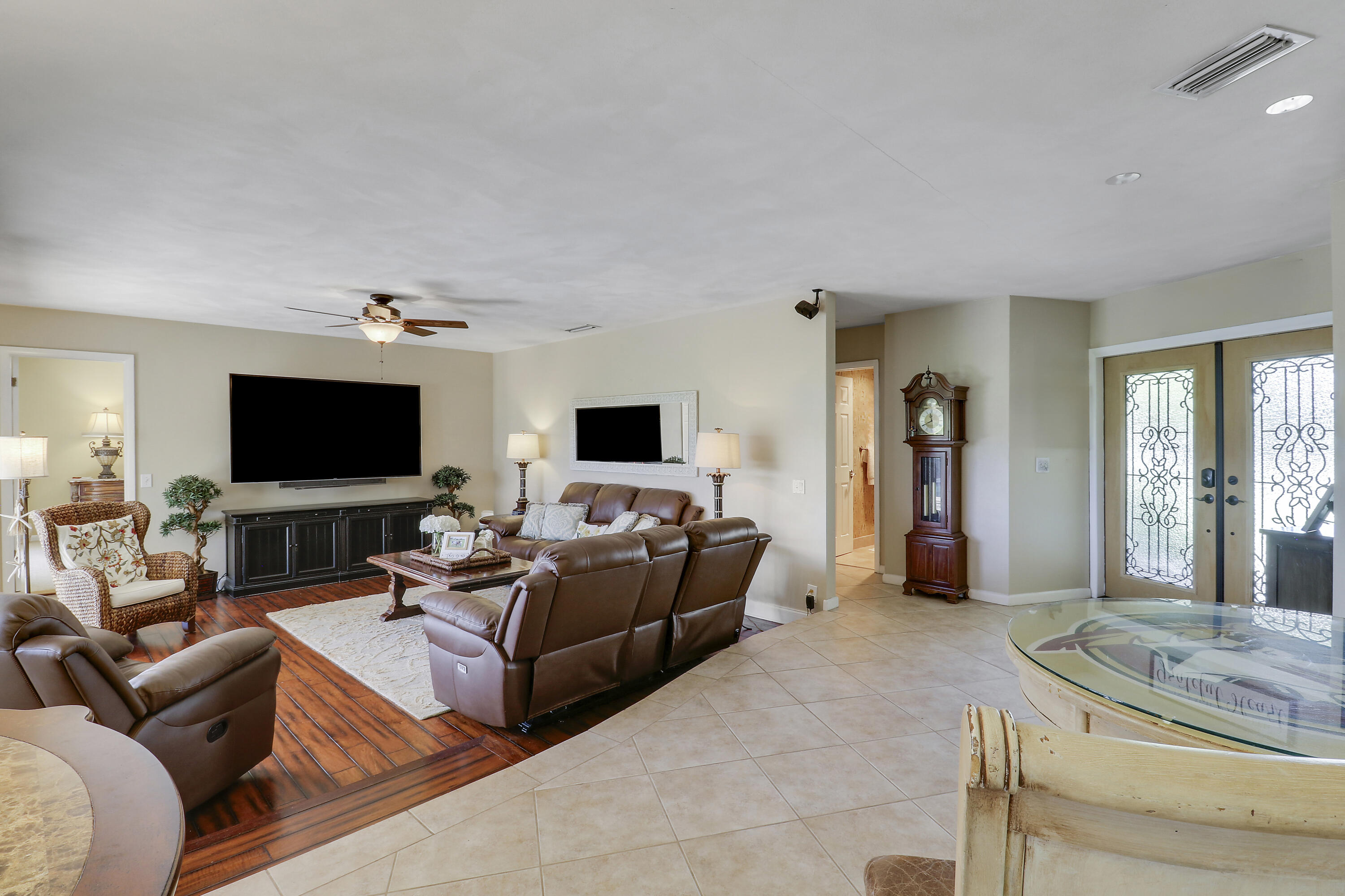 856 Country Club Drive Property Photo 24