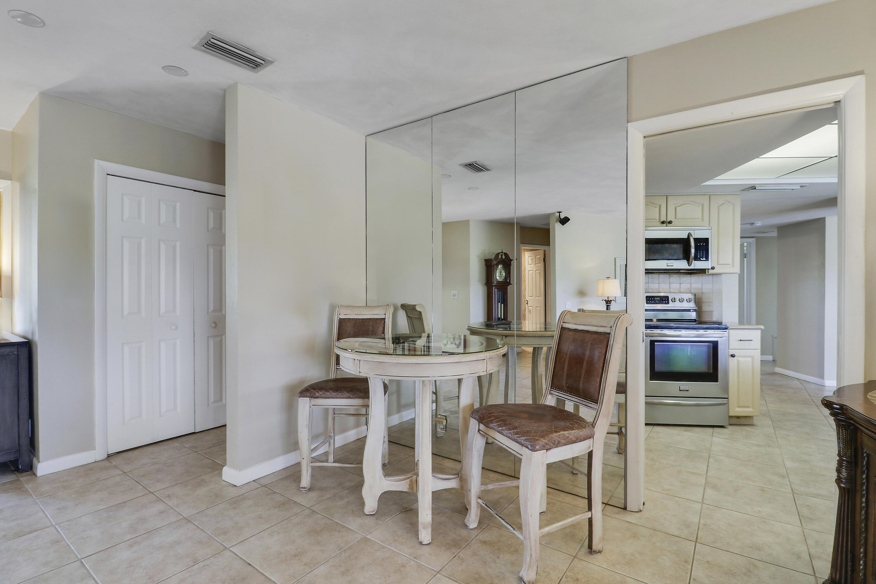 856 Country Club Drive Property Photo 30