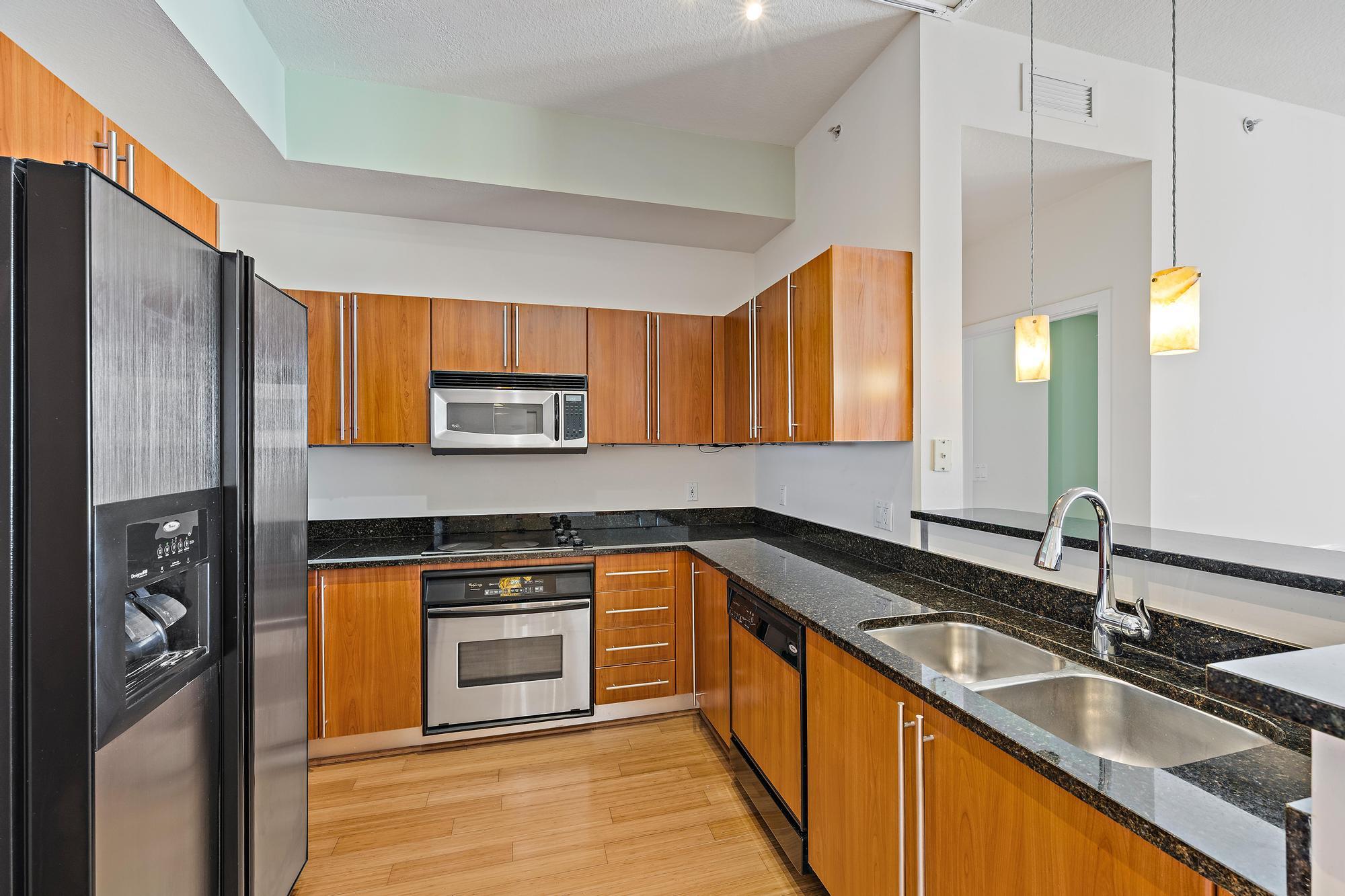 1551 N Flagler Drive Ph L7 Property Photo 6