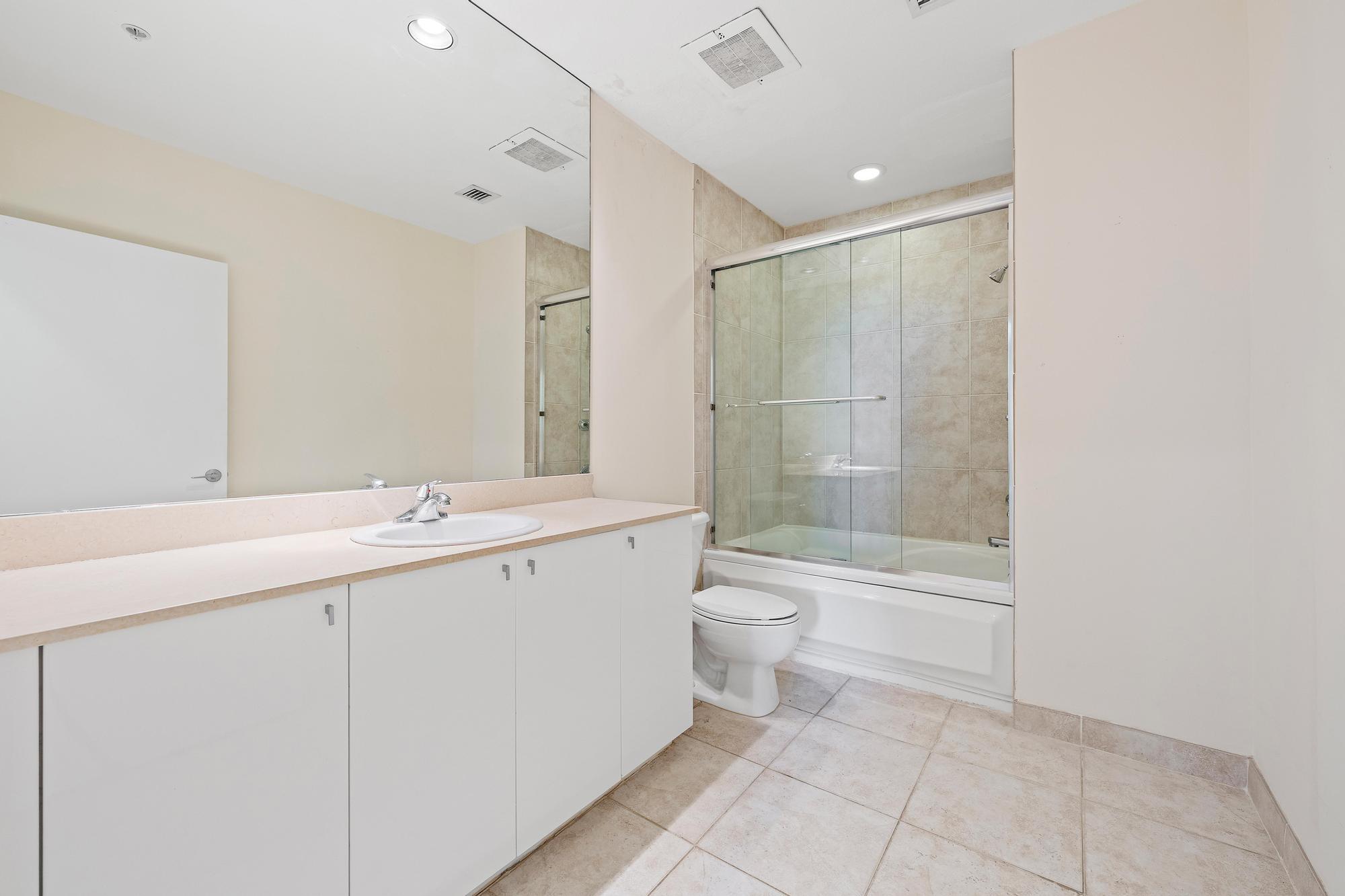 1551 N Flagler Drive Ph L7 Property Photo 13