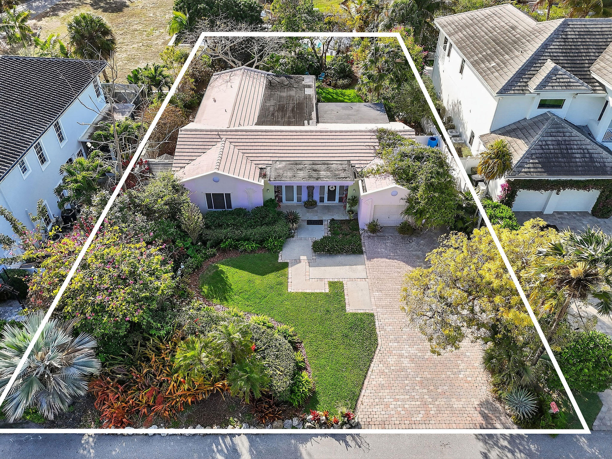 12831 Inshore Drive Property Photo 4
