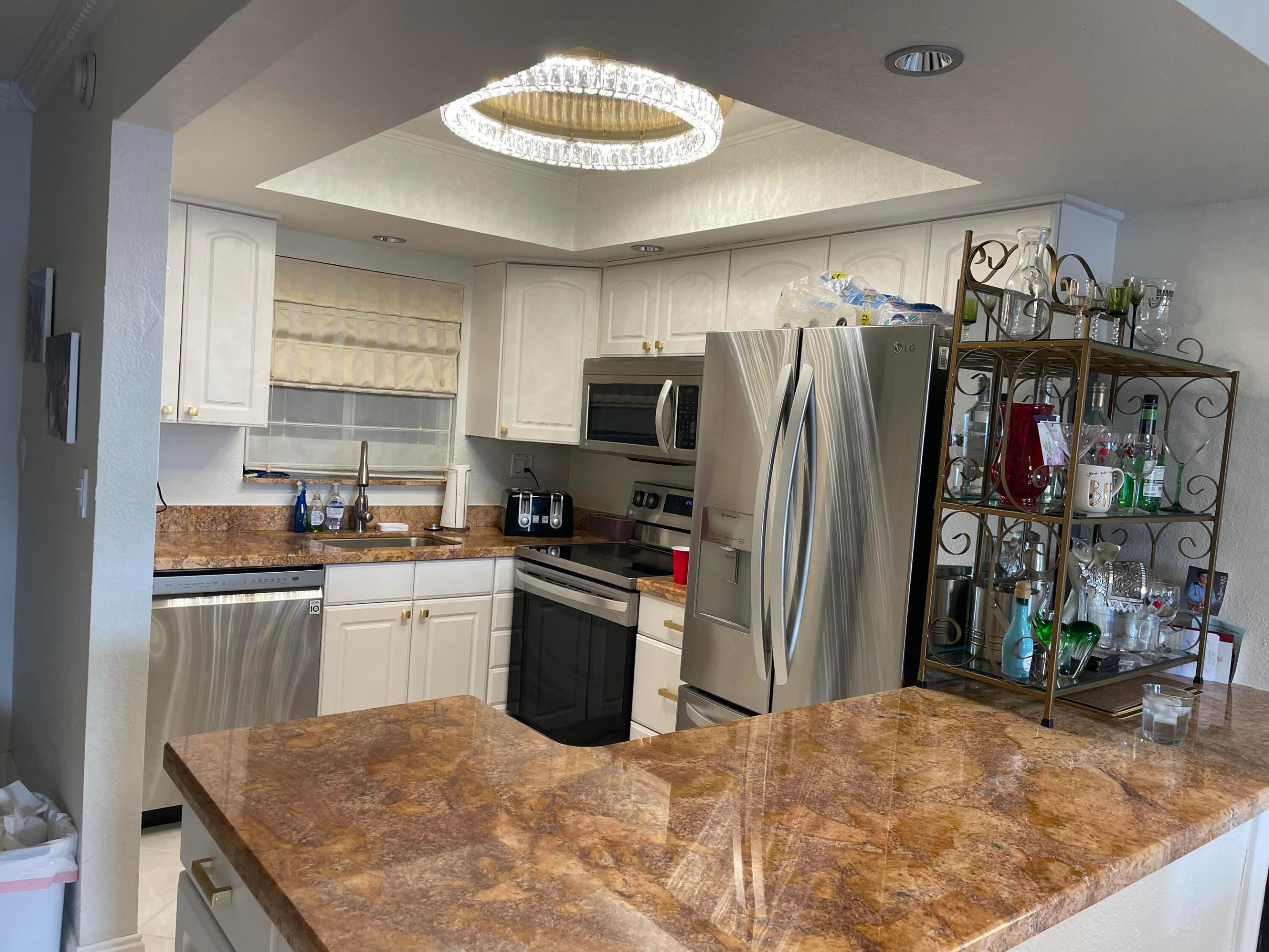 1198 Hillsboro Mile 302 Property Photo 7