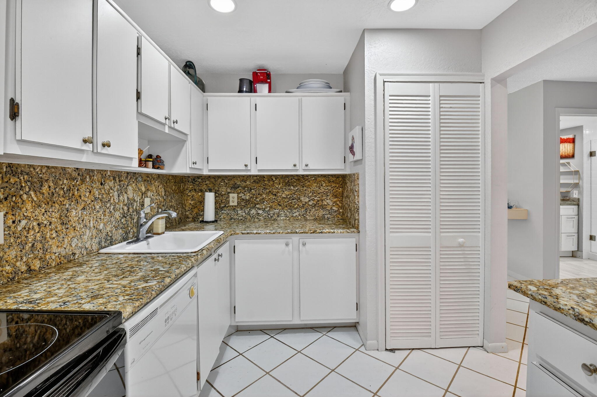 7 Southport Lane B Property Photo 31