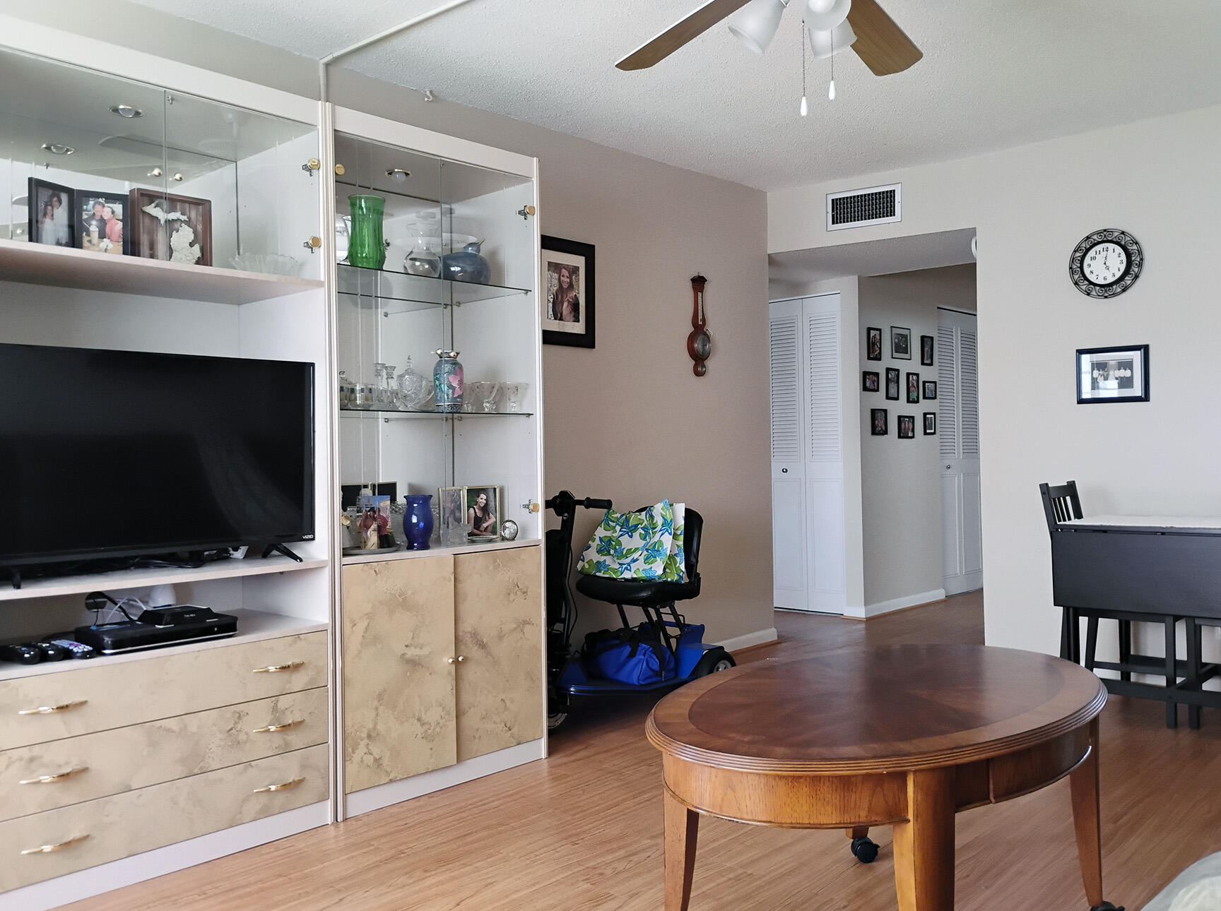 2562 N Garden Drive 206 Property Photo 5