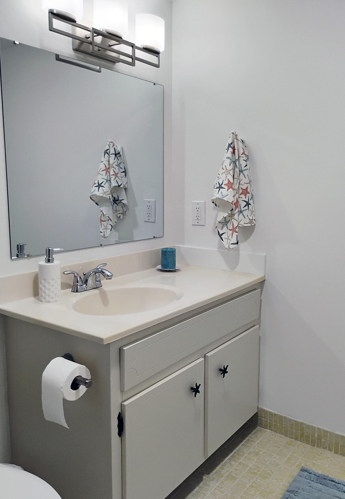 2562 N Garden Drive 206 Property Photo 11