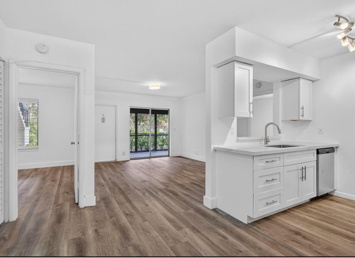 6258 Chasewood Drive C Property Photo 2