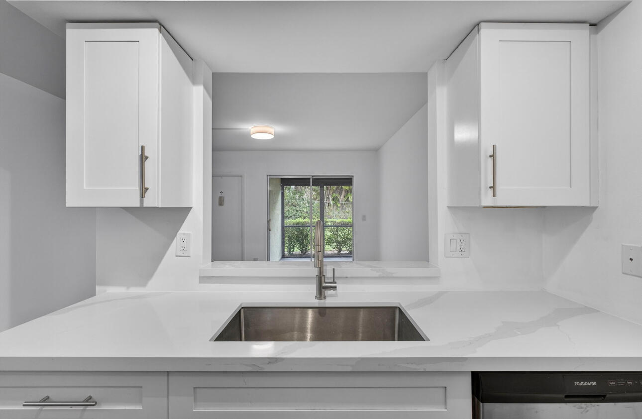 6258 Chasewood Drive C Property Photo 6