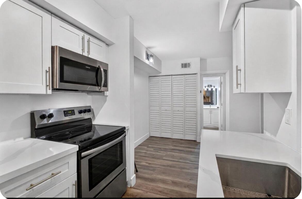 6258 Chasewood Drive C Property Photo 27