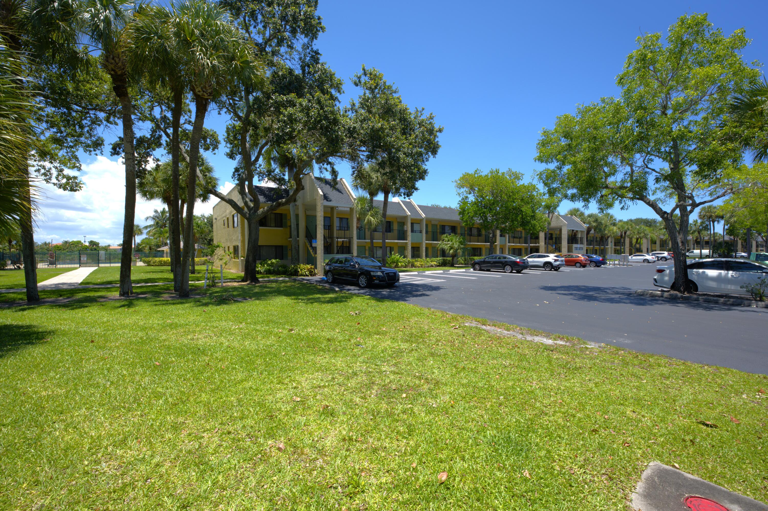 1509 Meadows Circle W Property Photo 1